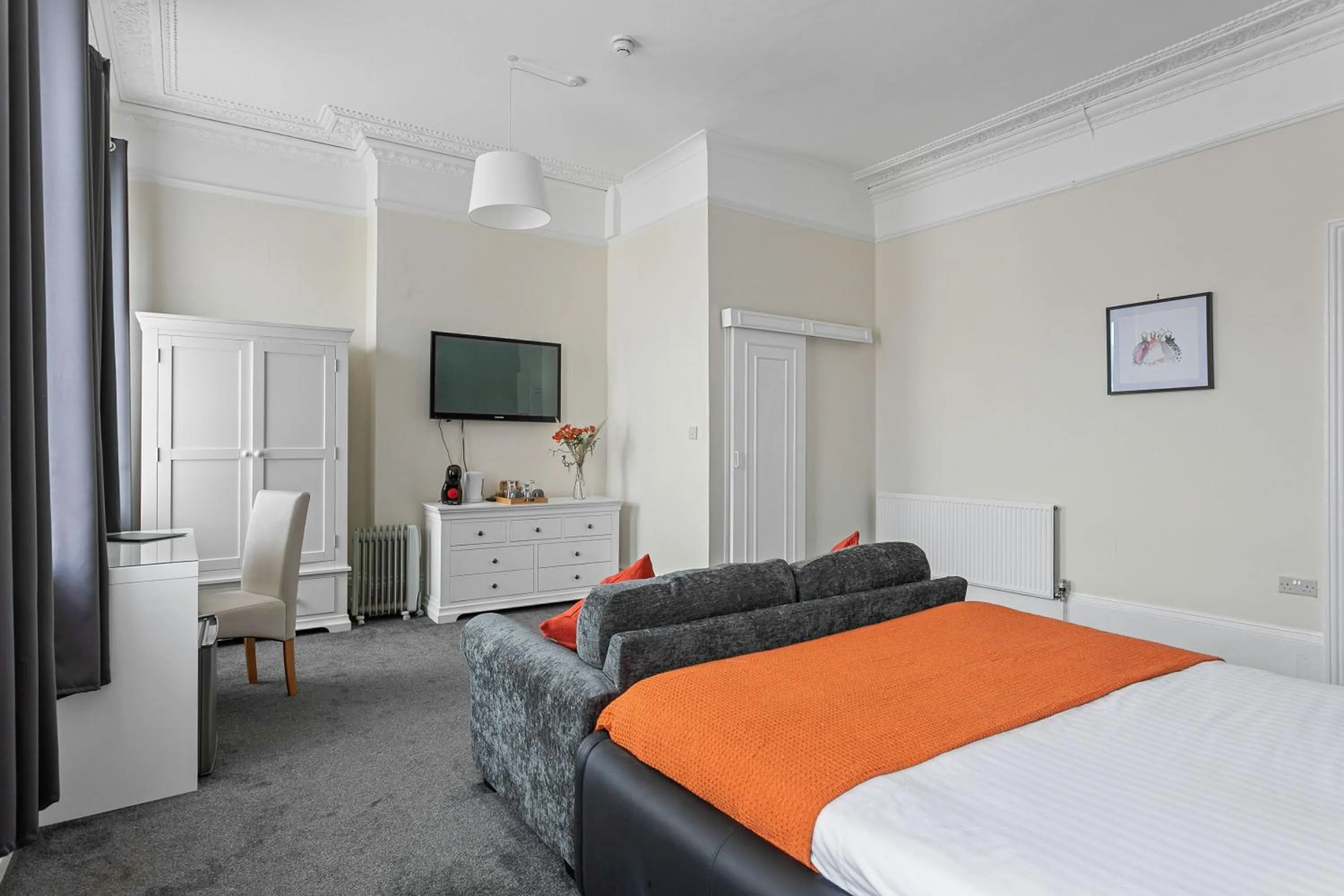 Bedroom, Bed in The Belmont