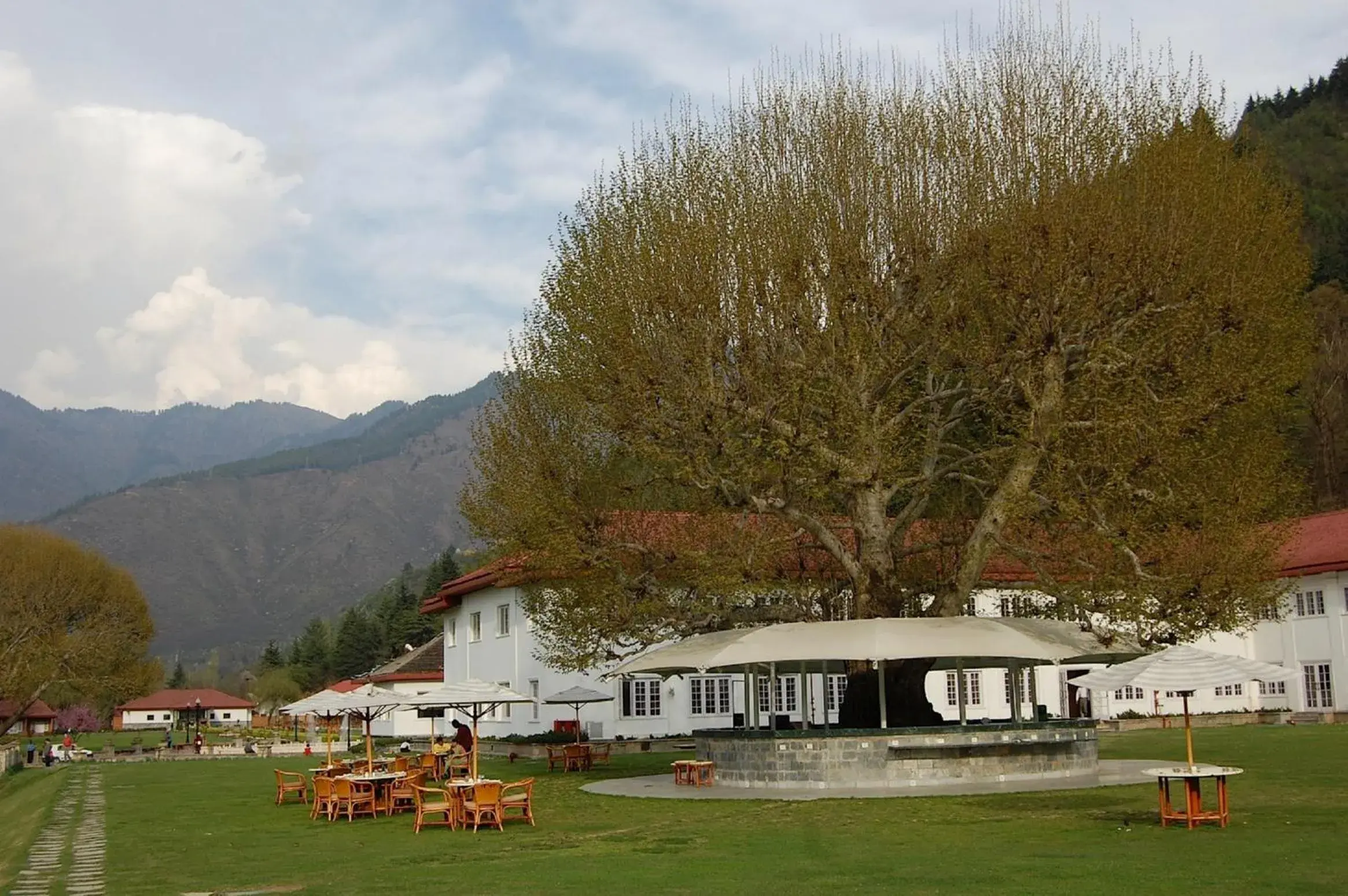 Property building in The LaLit Grand Palace Srinagar Property building in The LaLit Grand Palace Srinagar
