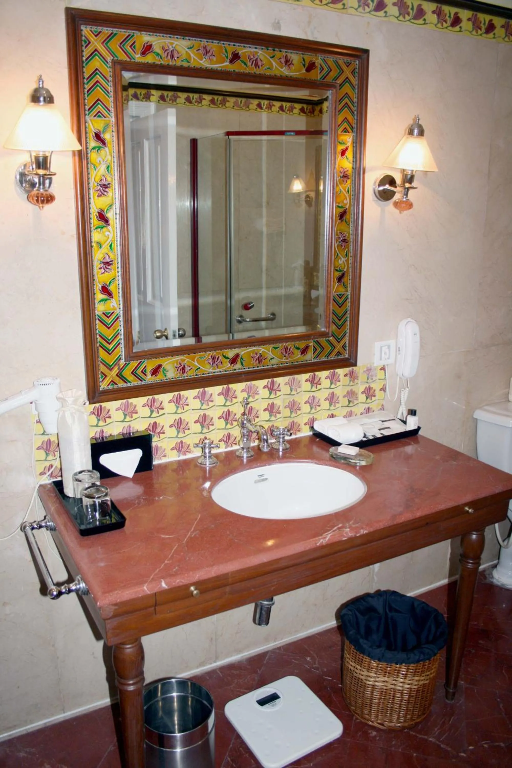 Bathroom in The LaLit Grand Palace Srinagar