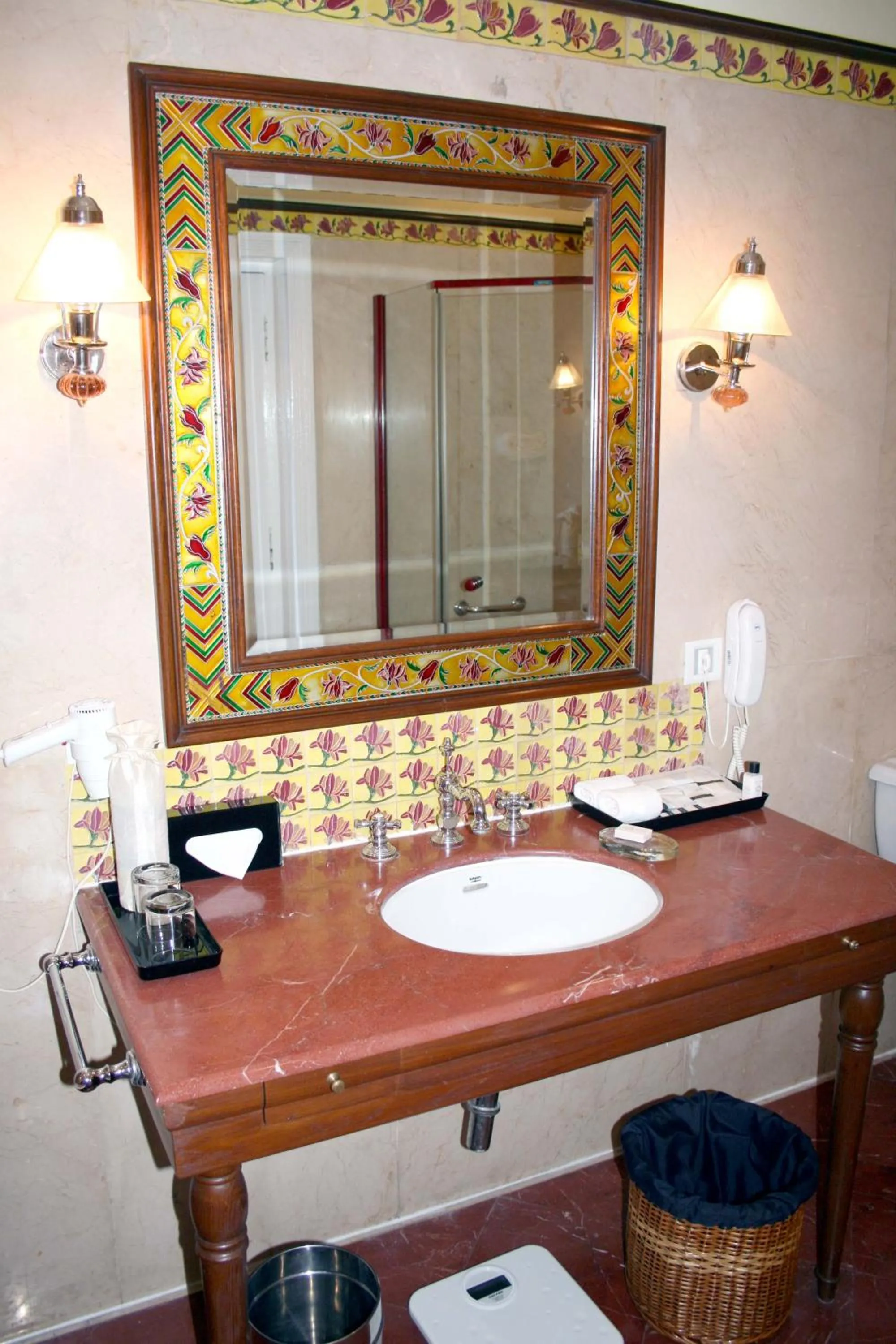 Bathroom in The LaLit Grand Palace Srinagar