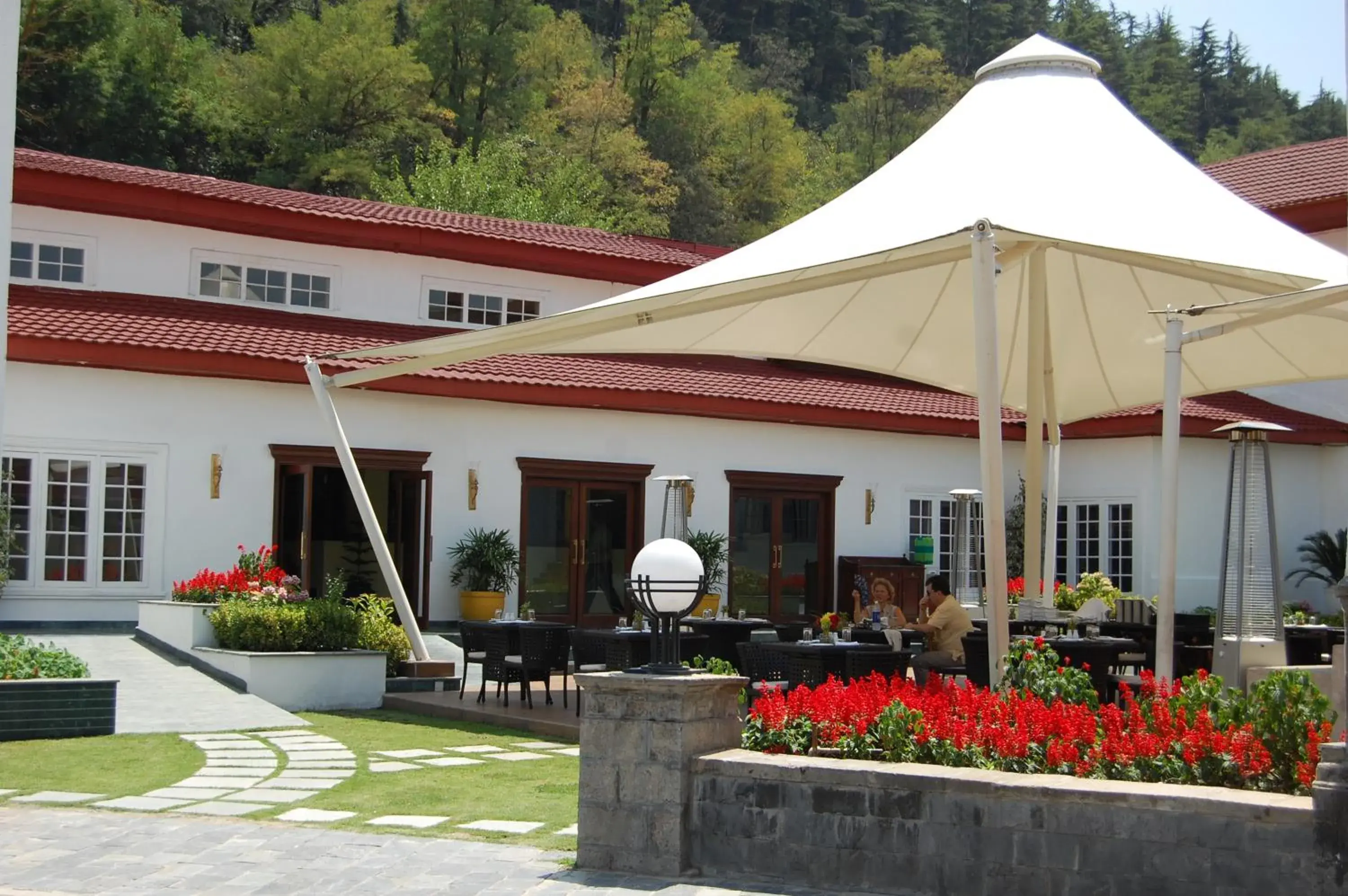 Restaurant/places to eat in The LaLit Grand Palace Srinagar Restaurant/places to eat in The LaLit Grand Palace Srinagar