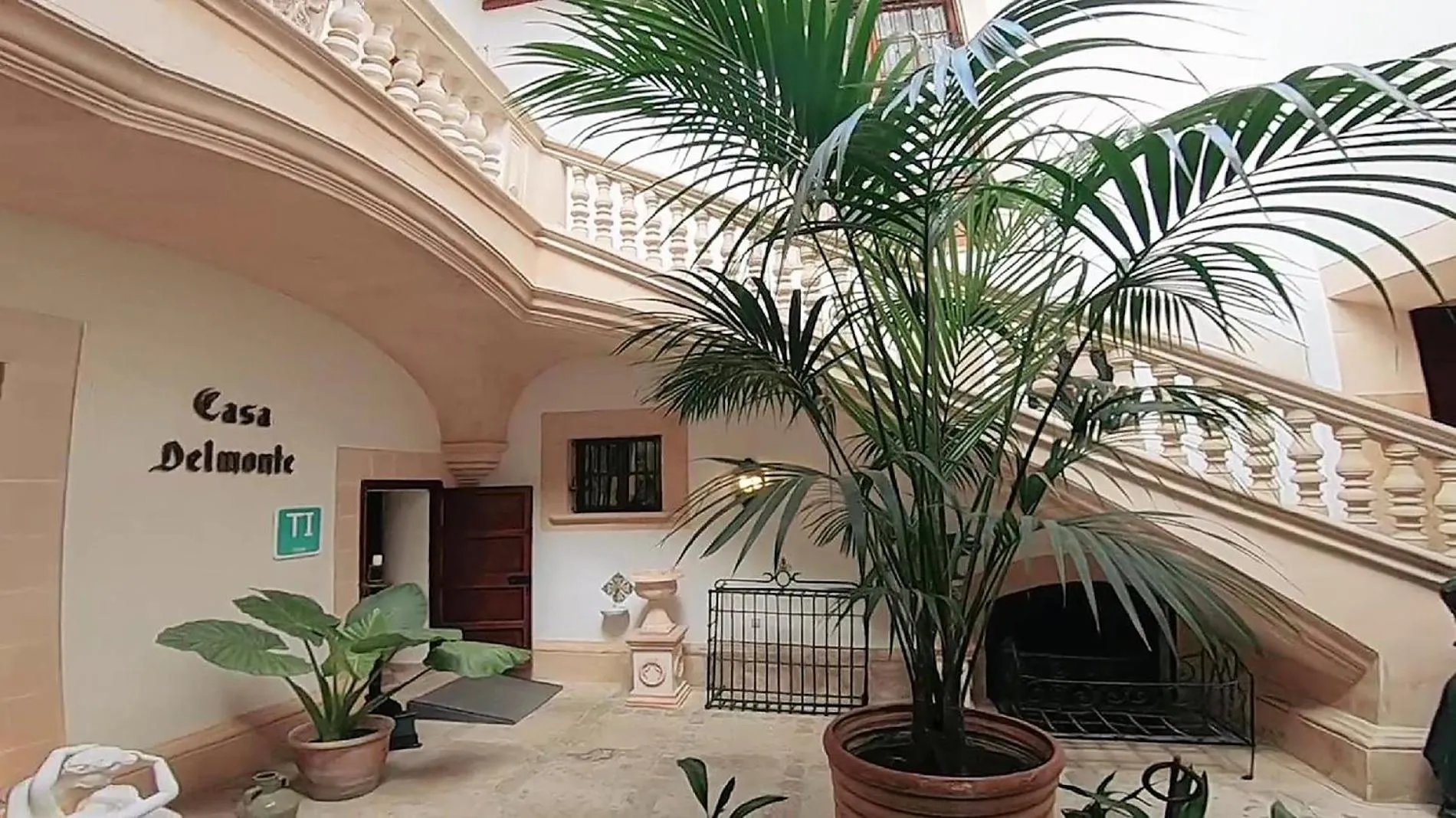 Facade/entrance in Casa Delmonte - Turismo de Interior