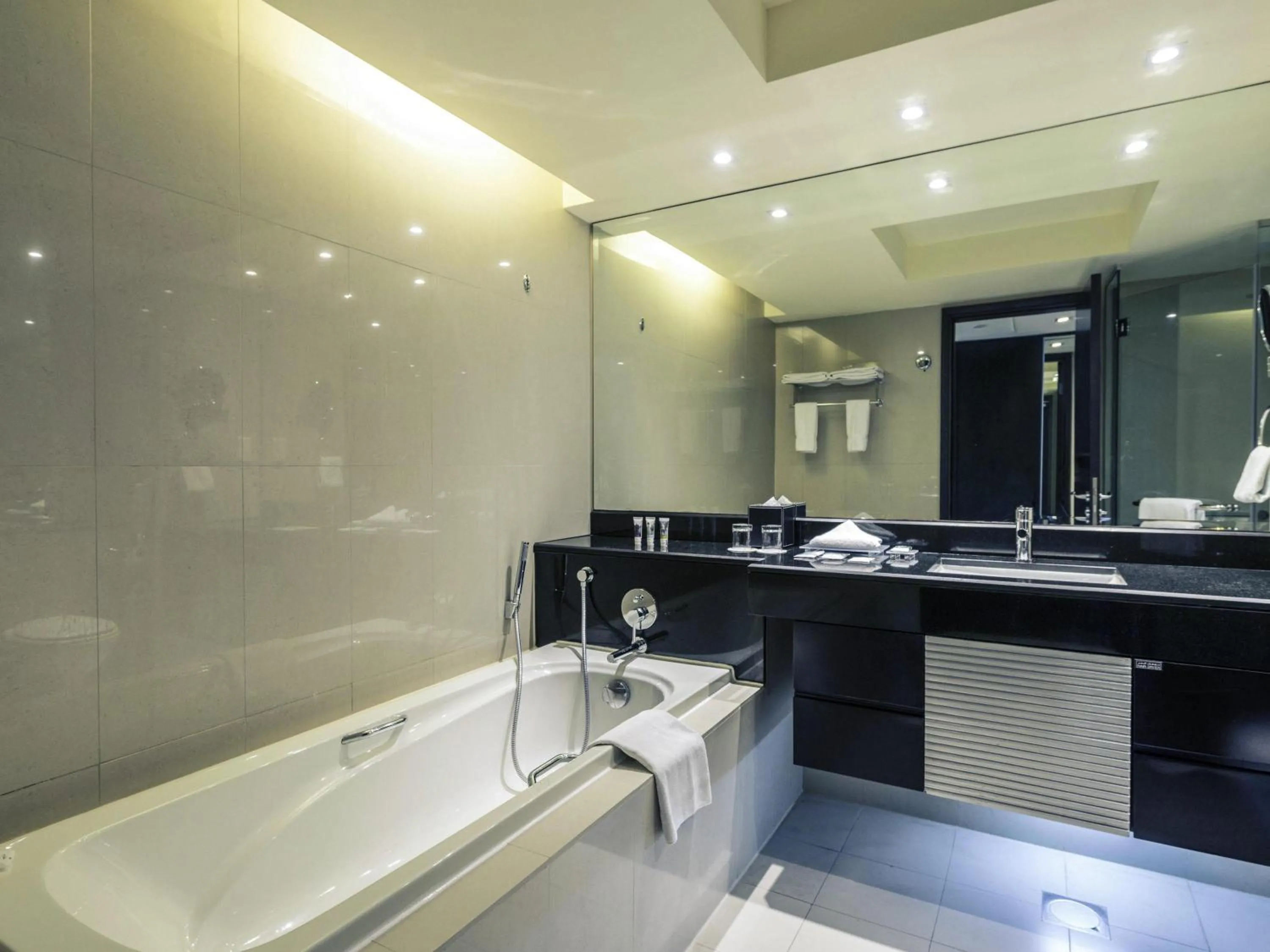 Bedroom in Mercure Gold Hotel Jumeirah Dubai by Accor