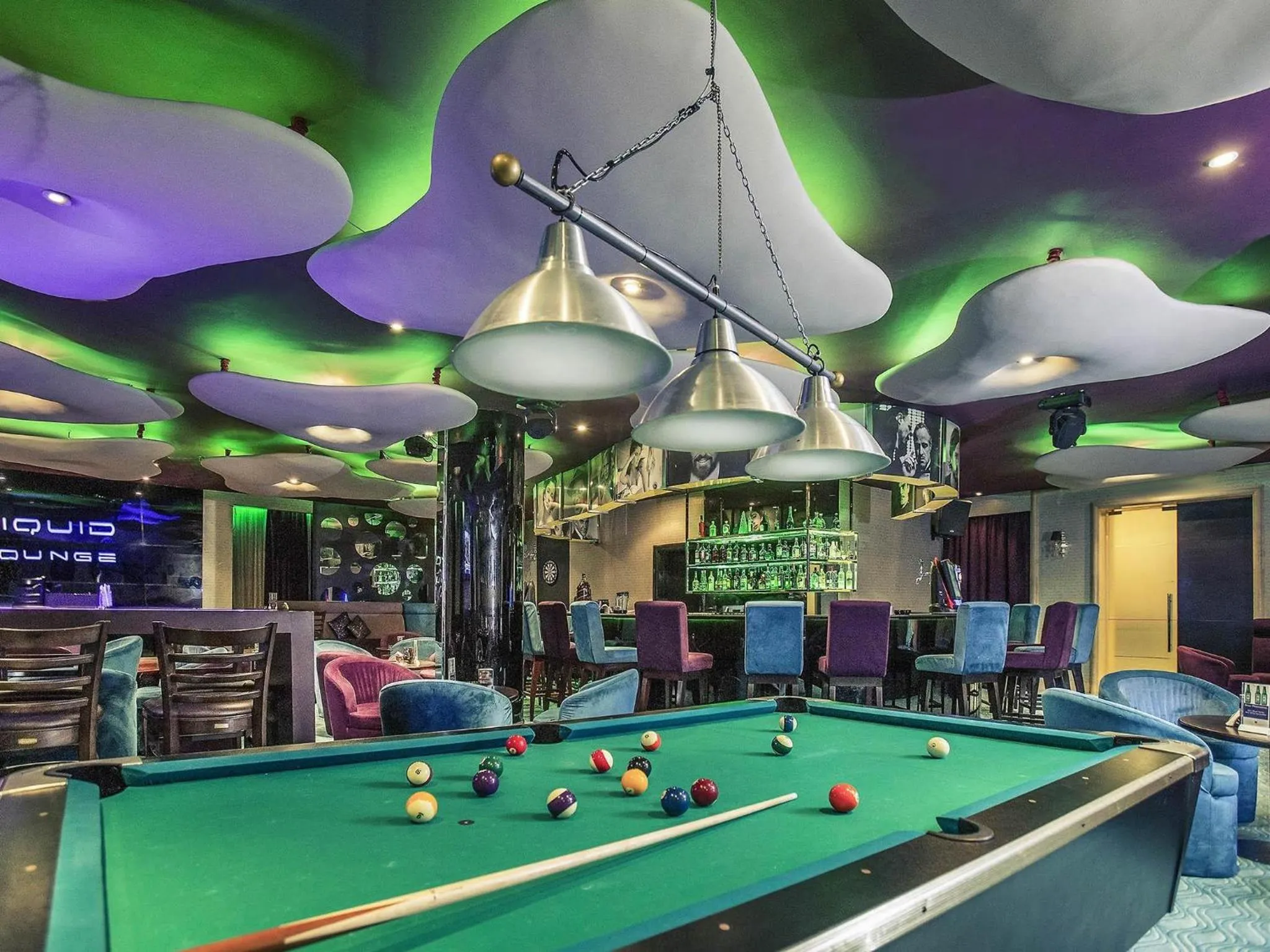 Lounge or bar in Mercure Gold Hotel Jumeirah Dubai by Accor