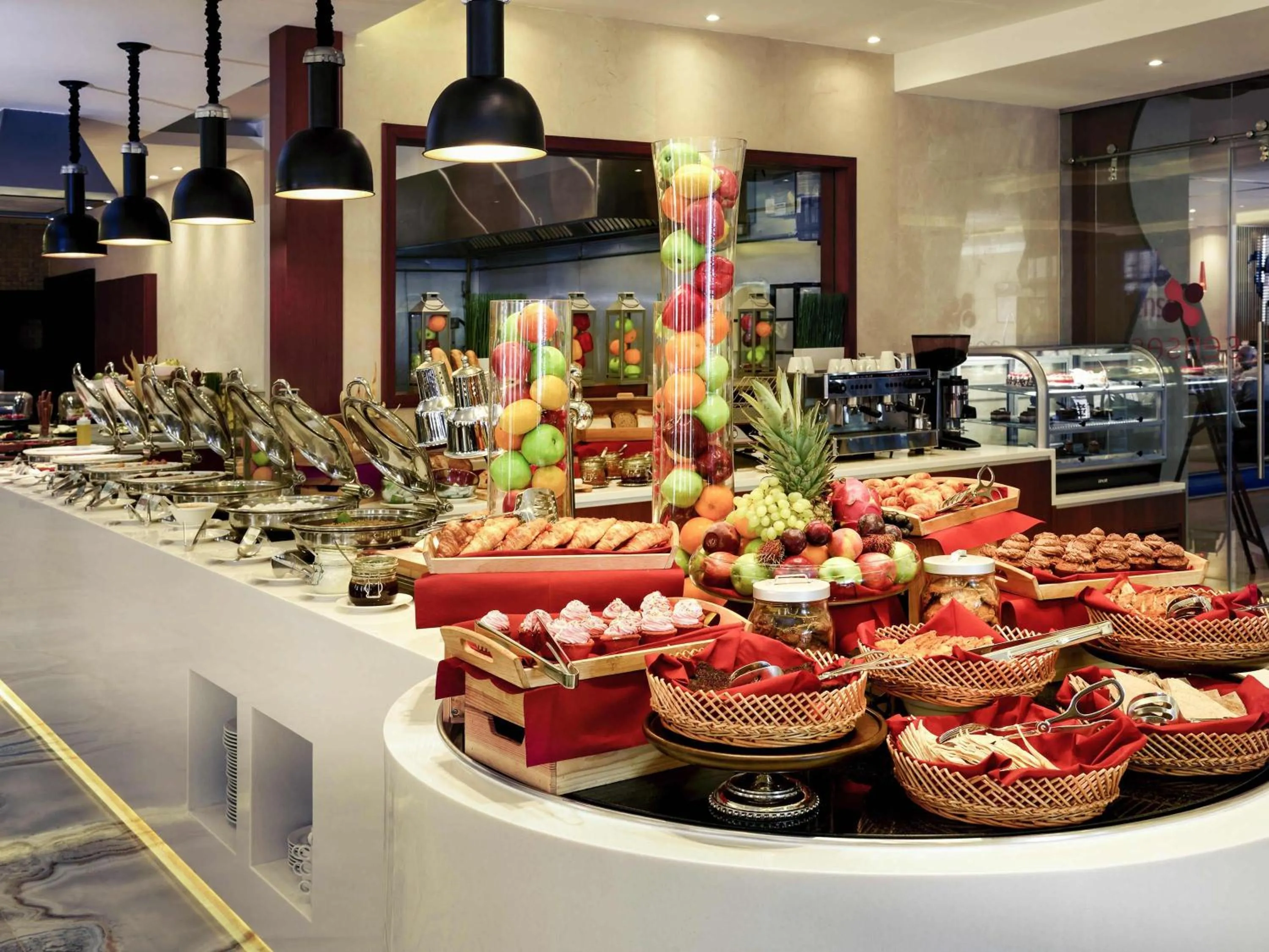 Restaurant/places to eat in Mercure Gold Hotel Jumeirah Dubai by Accor