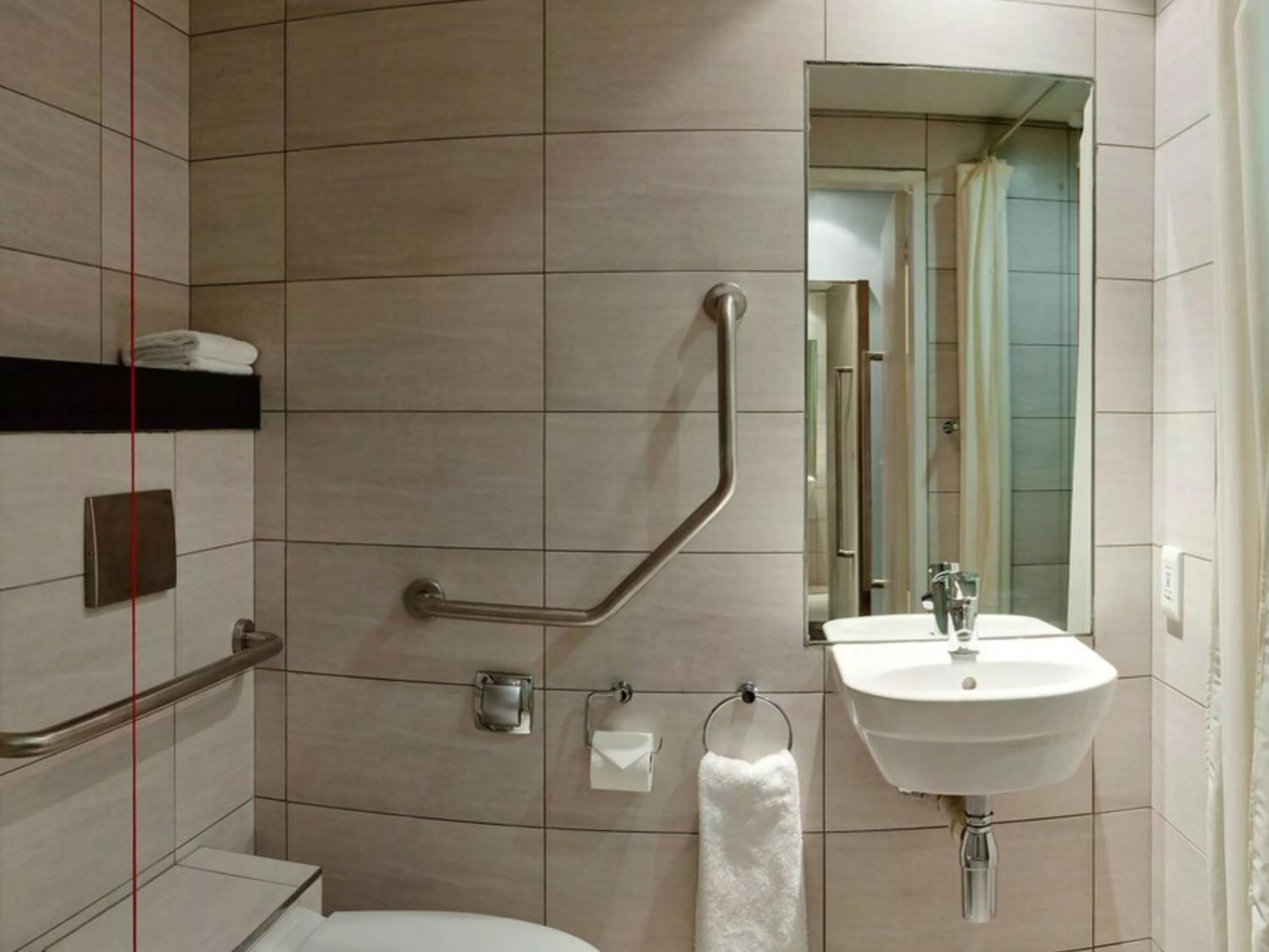 Shower in ANEW Hotel Roodepoort Johannesburg