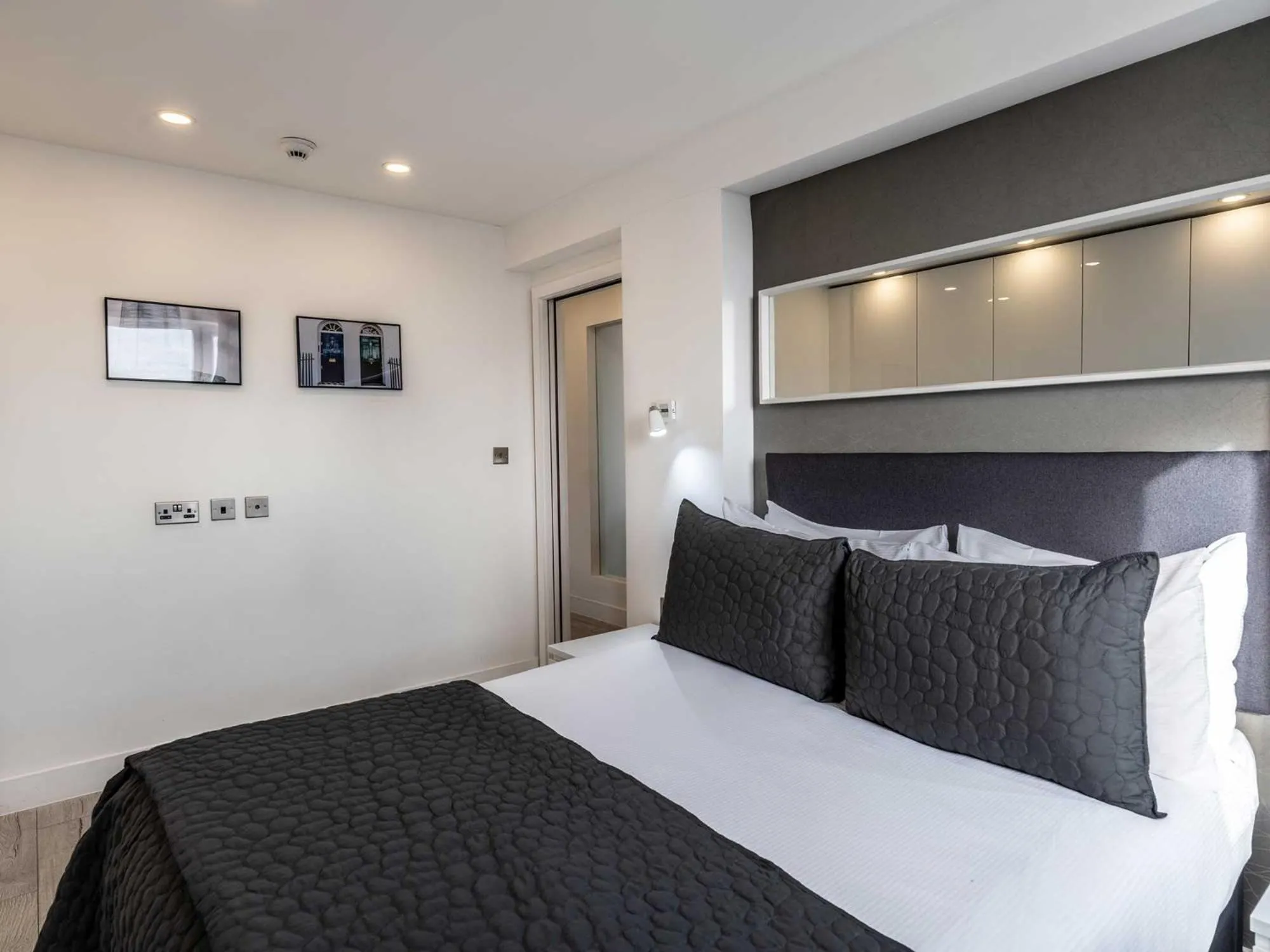 Bed in Chelsea Cloisters Serviced Apartments