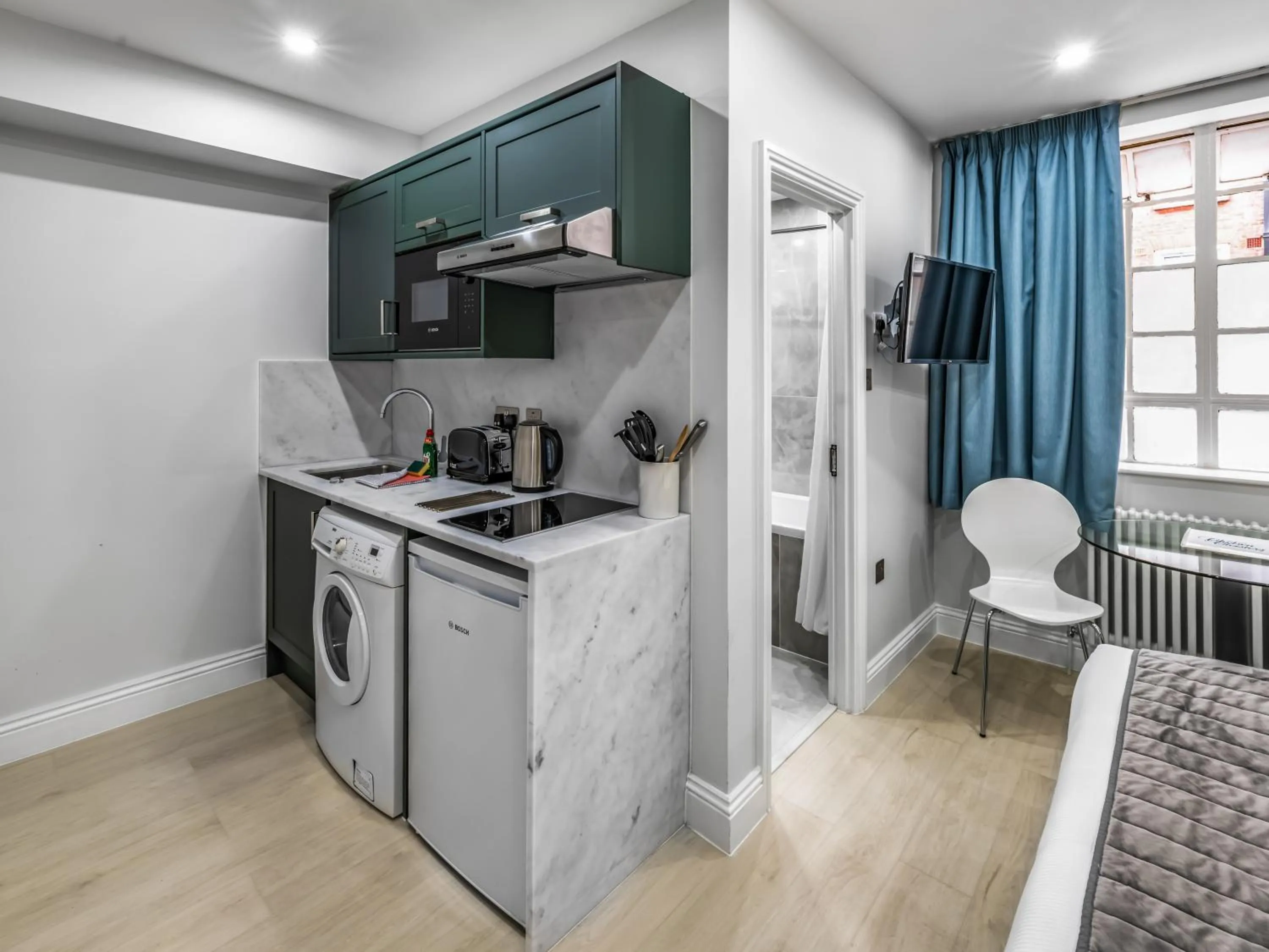 Kitchen or kitchenette in Chelsea Cloisters Serviced Apartments