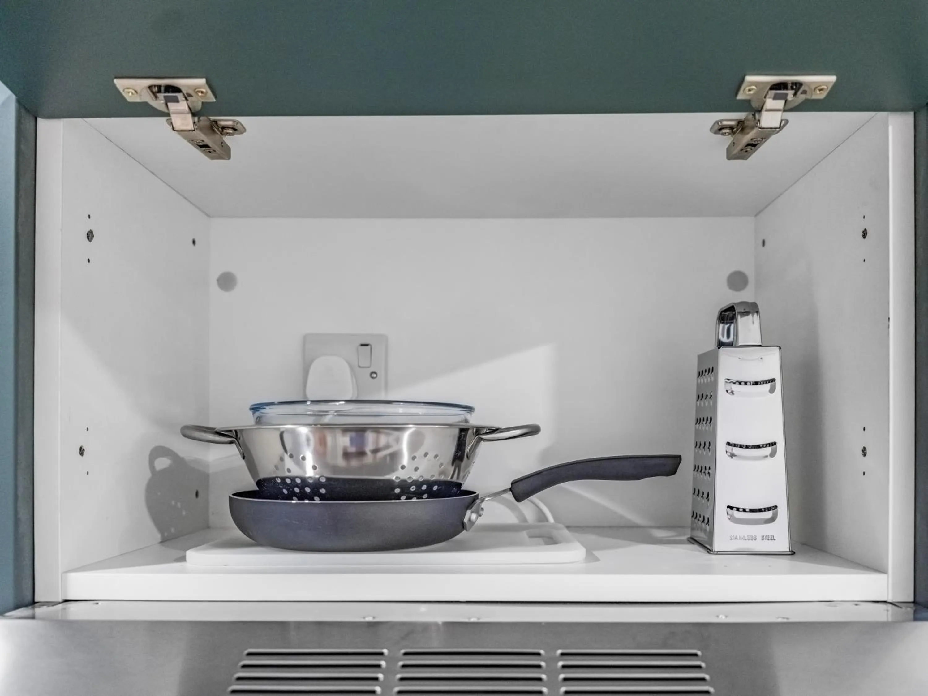 Kitchen or kitchenette in Chelsea Cloisters Serviced Apartments