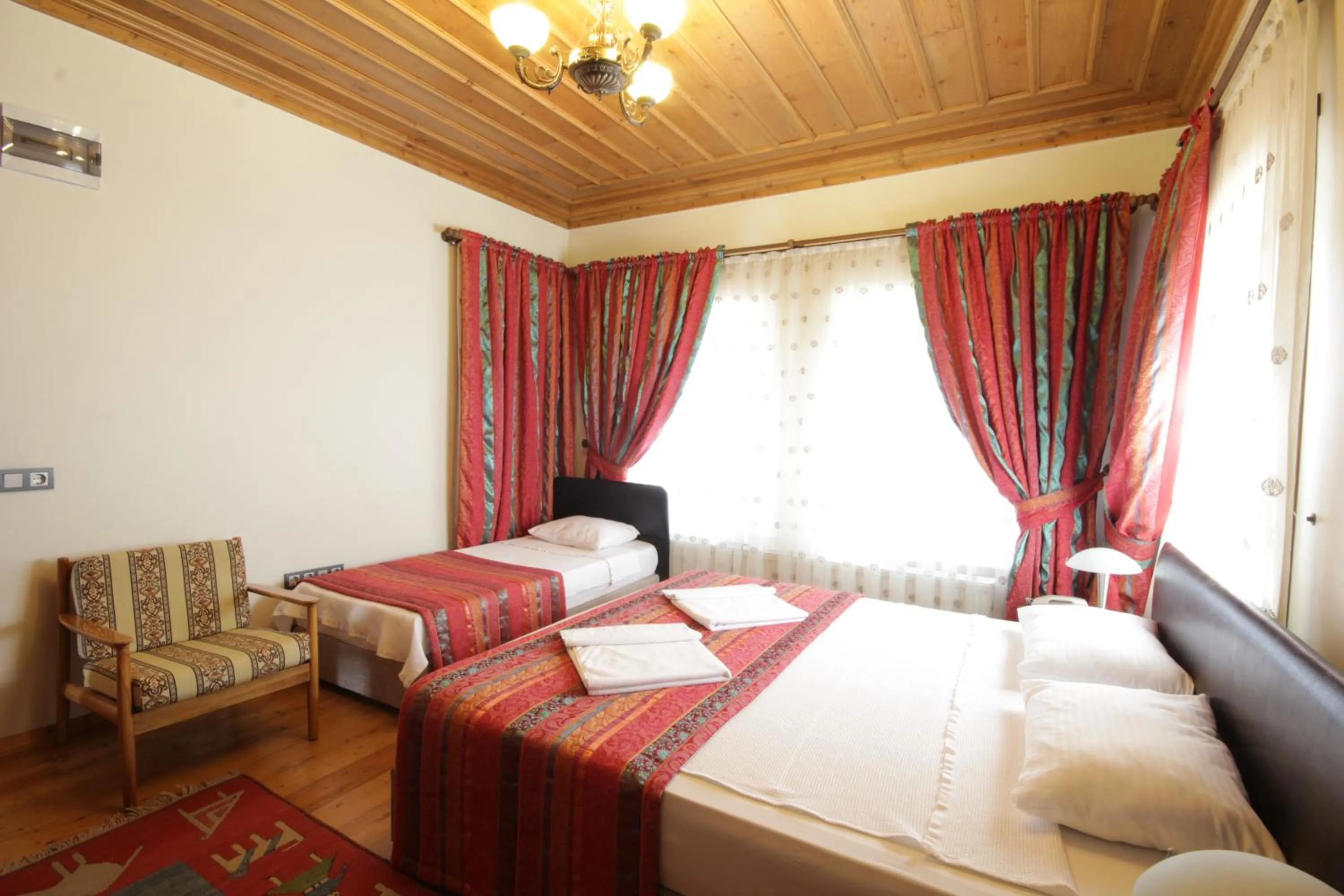 Photo of the whole room in Konya Dervish Hotel