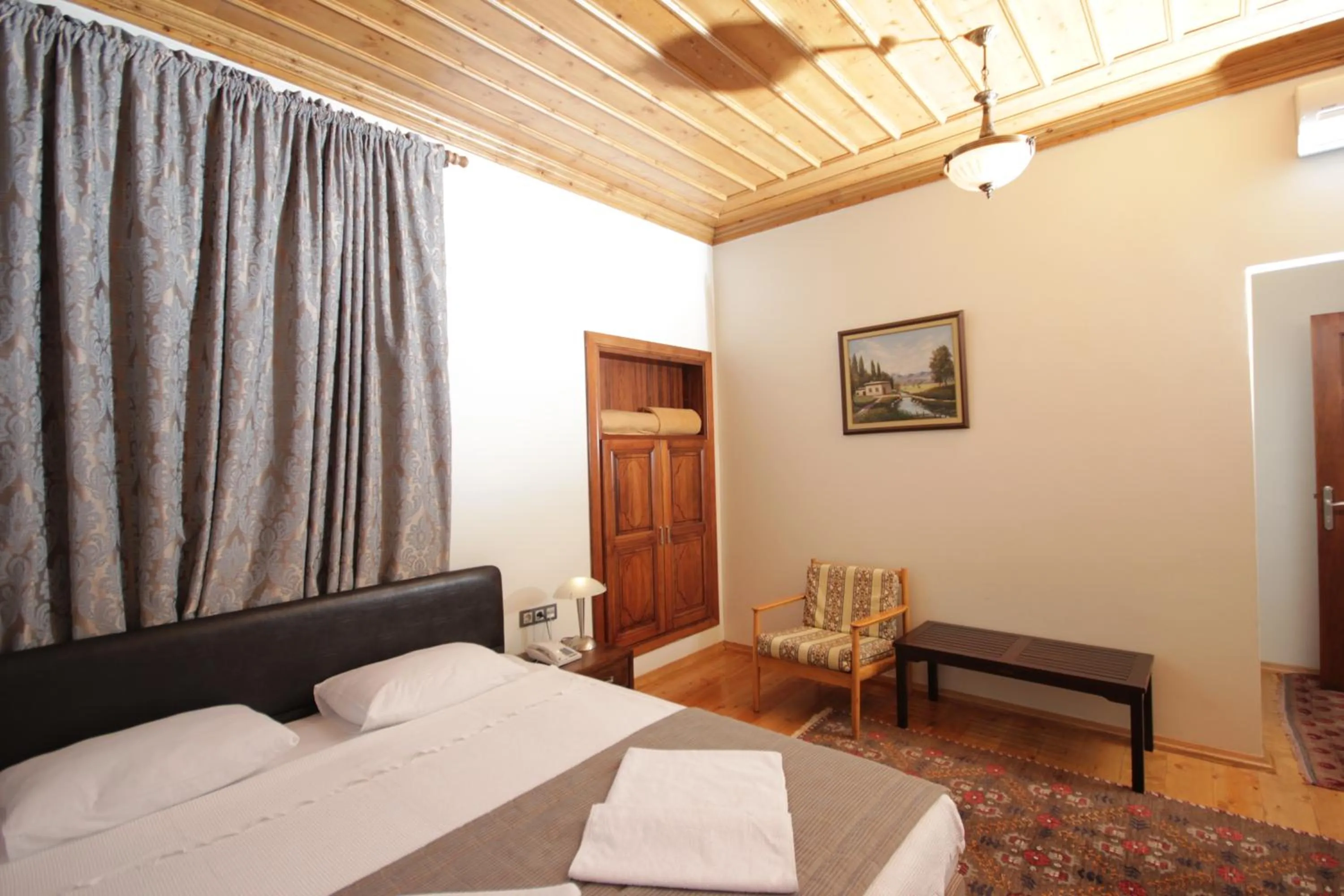 Photo of the whole room in Konya Dervish Hotel