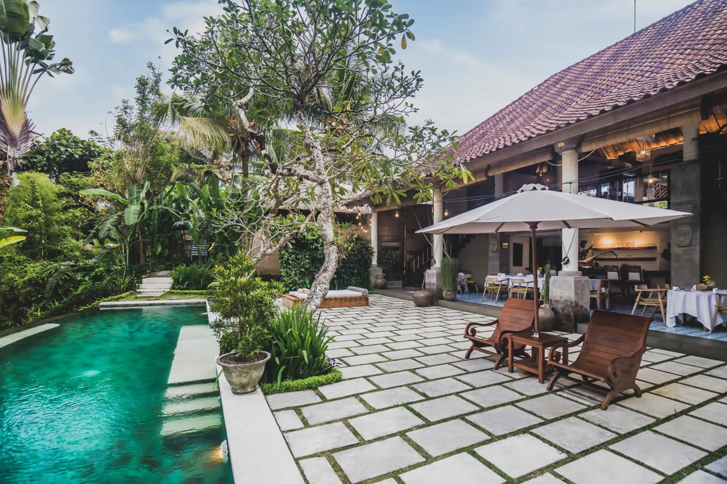 Restaurant/places to eat in Luwak Estate