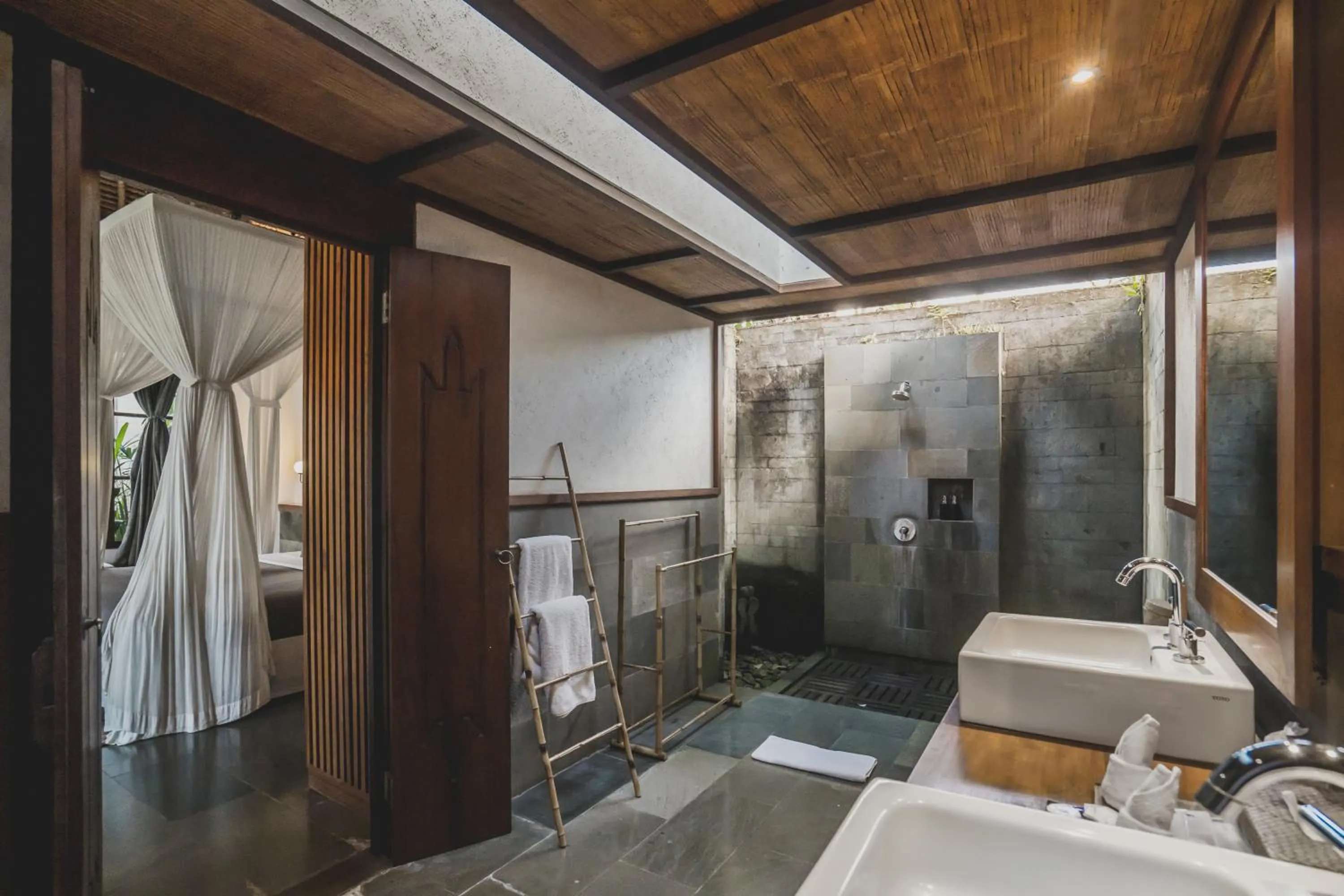 Bath in Luwak Estate