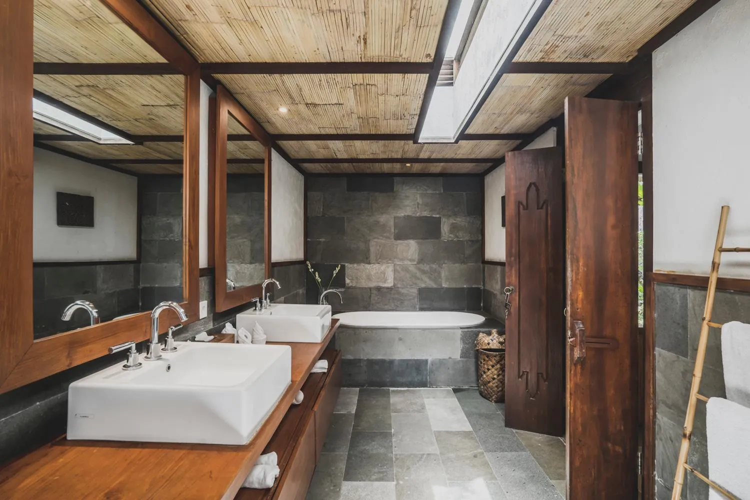 Bath in Luwak Estate