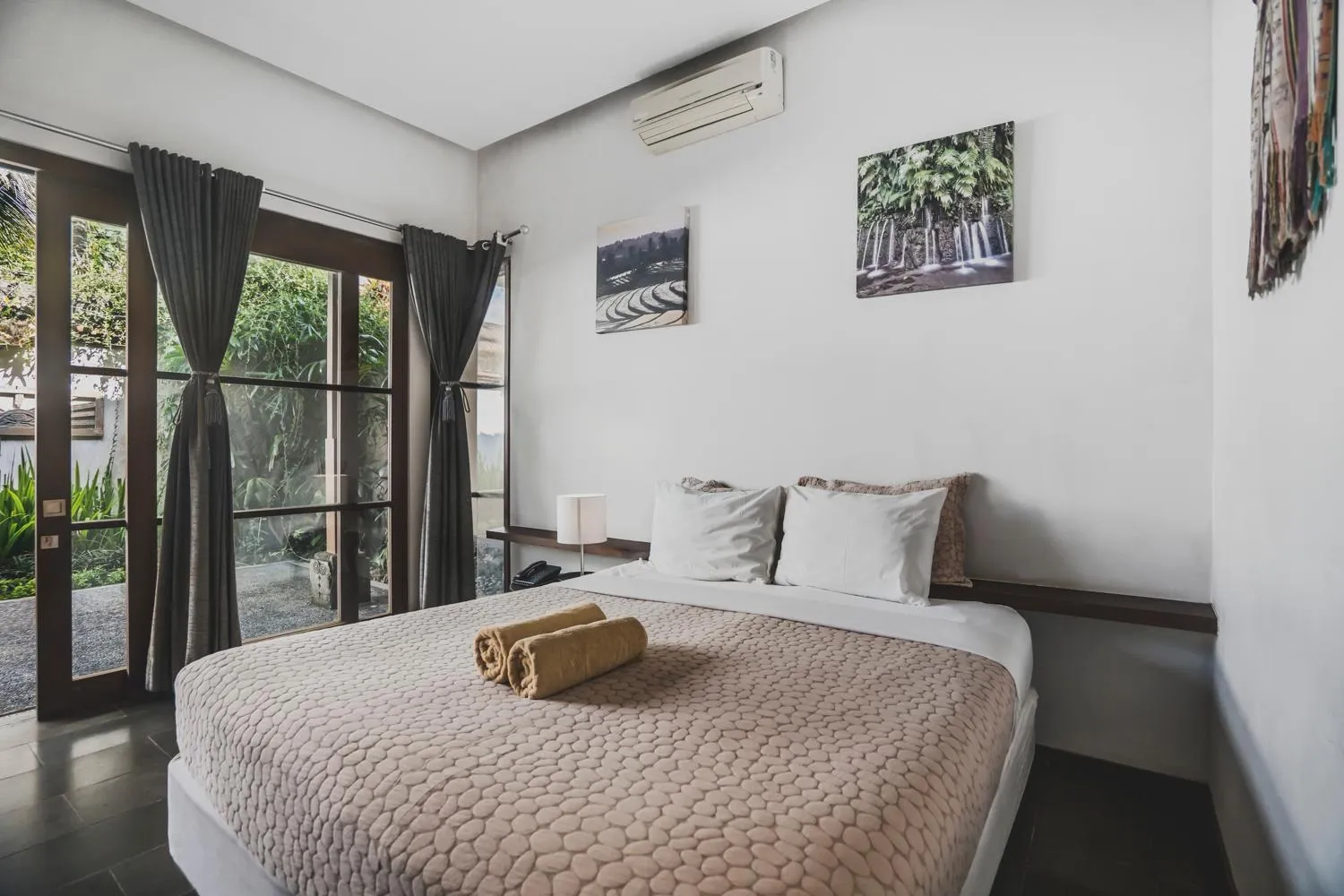 Bedroom, Bed in Luwak Estate