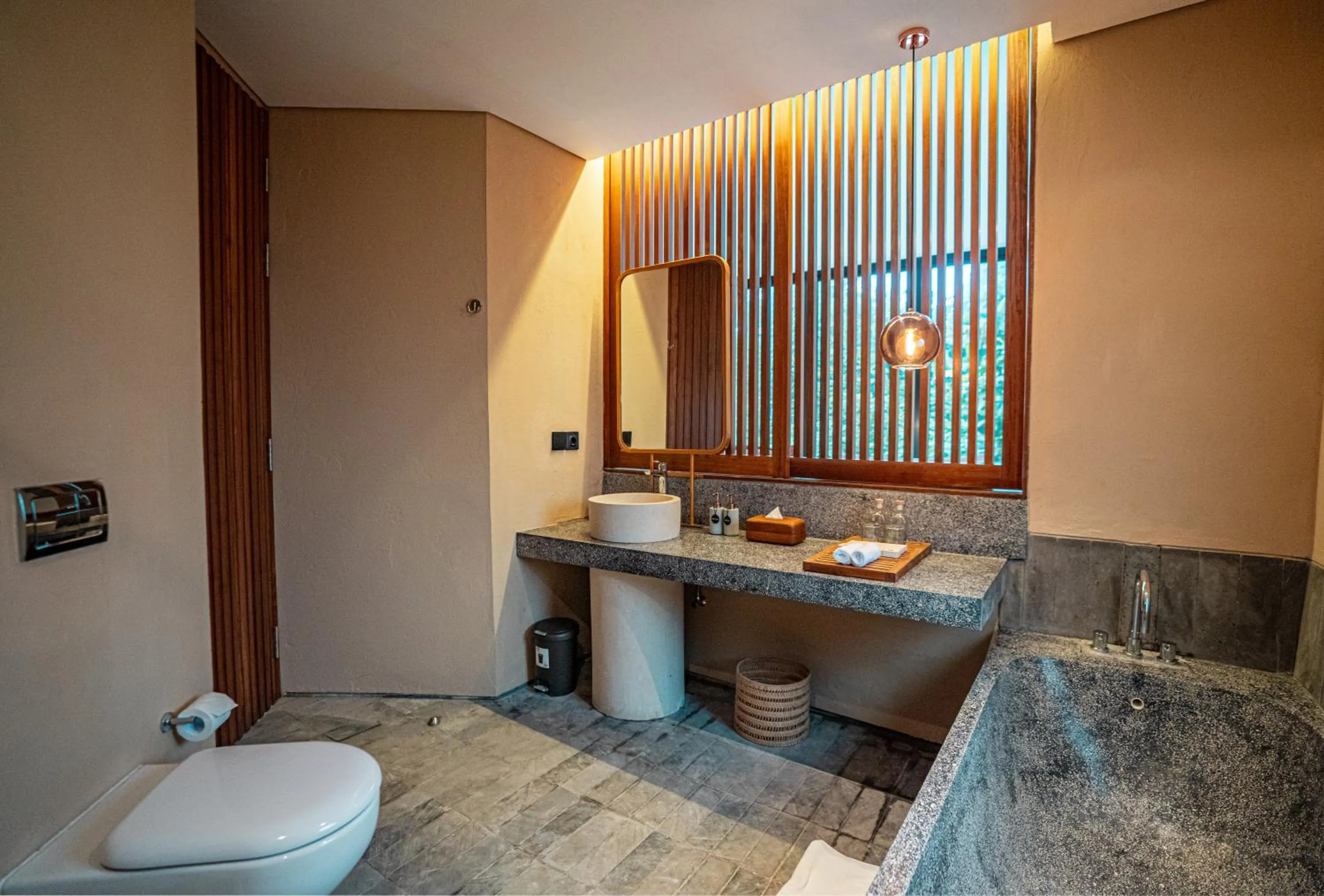 Toilet in Luwak Ubud Villa & Jungle Suite