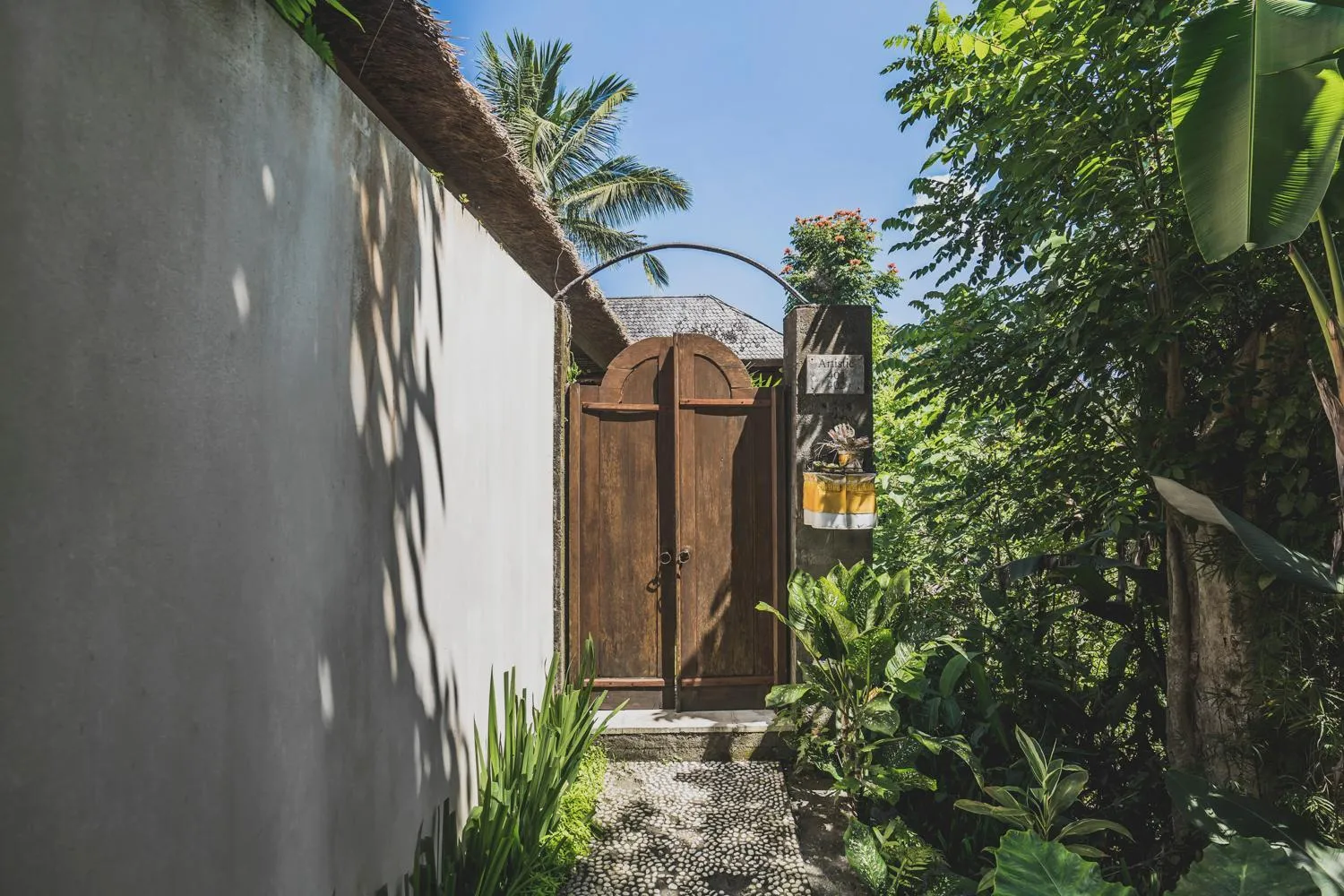Facade/entrance in Luwak Estate