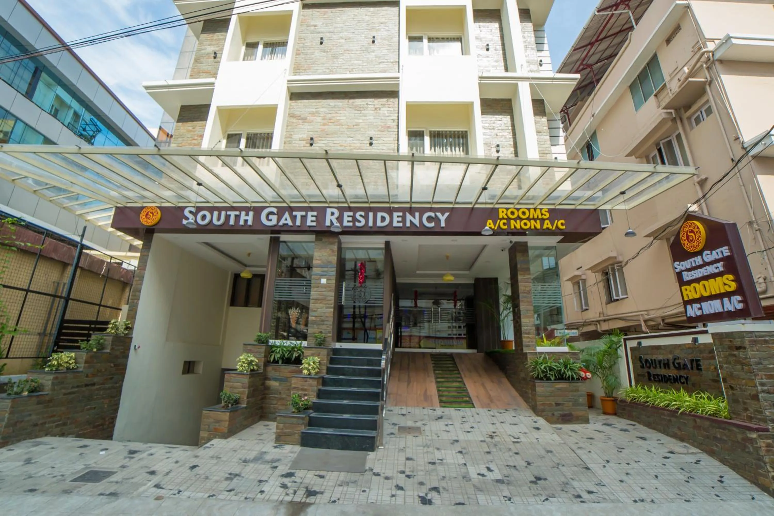 Facade/entrance in South Gate Residency