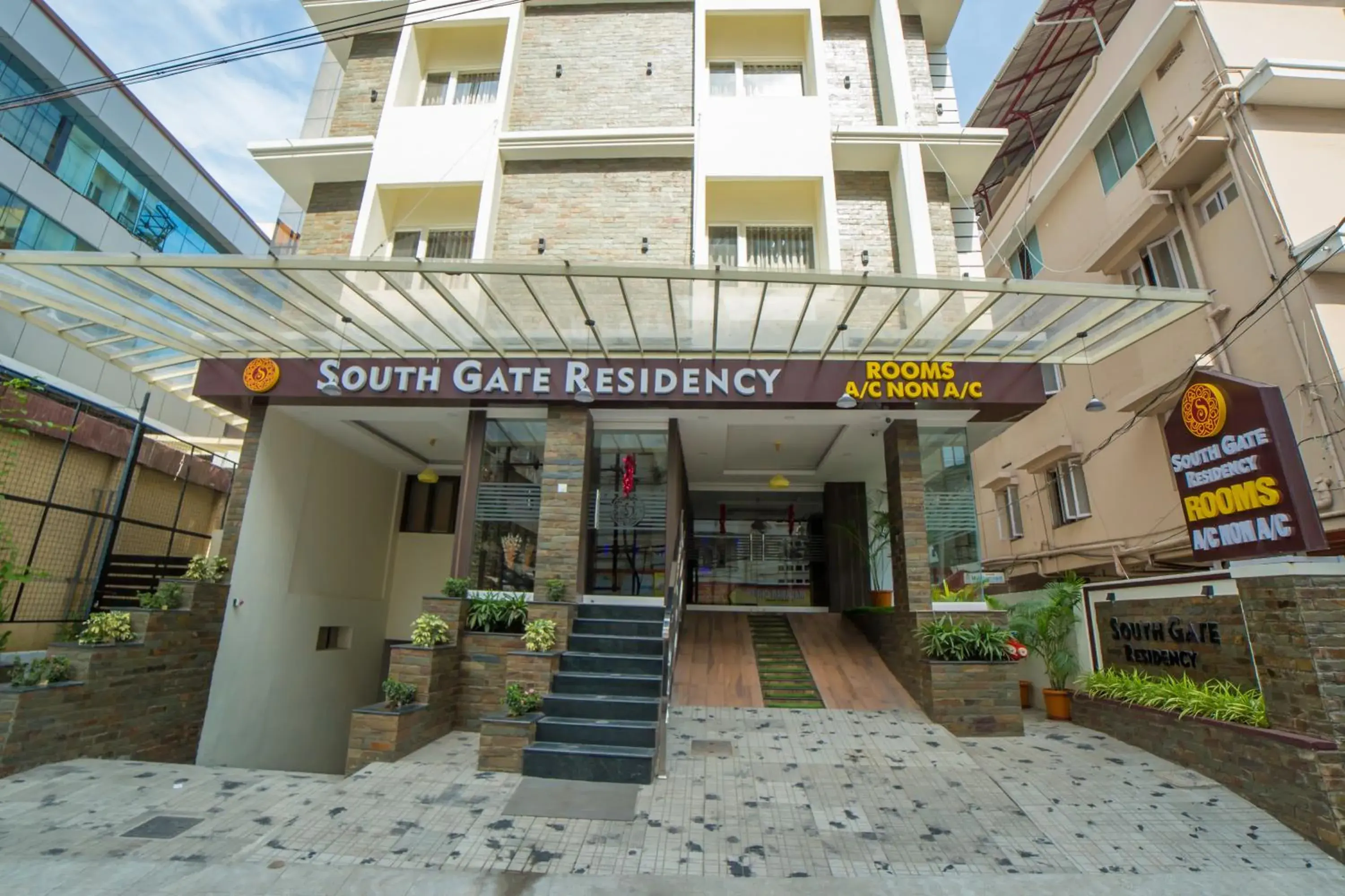 Facade/entrance in South Gate Residency Facade/entrance in South Gate Residency