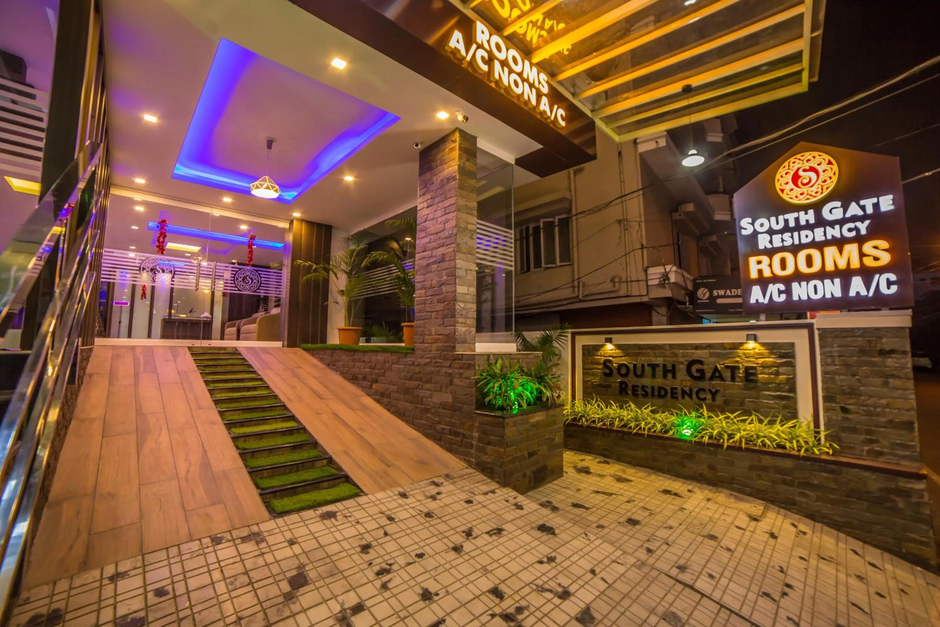 Facade/entrance in South Gate Residency