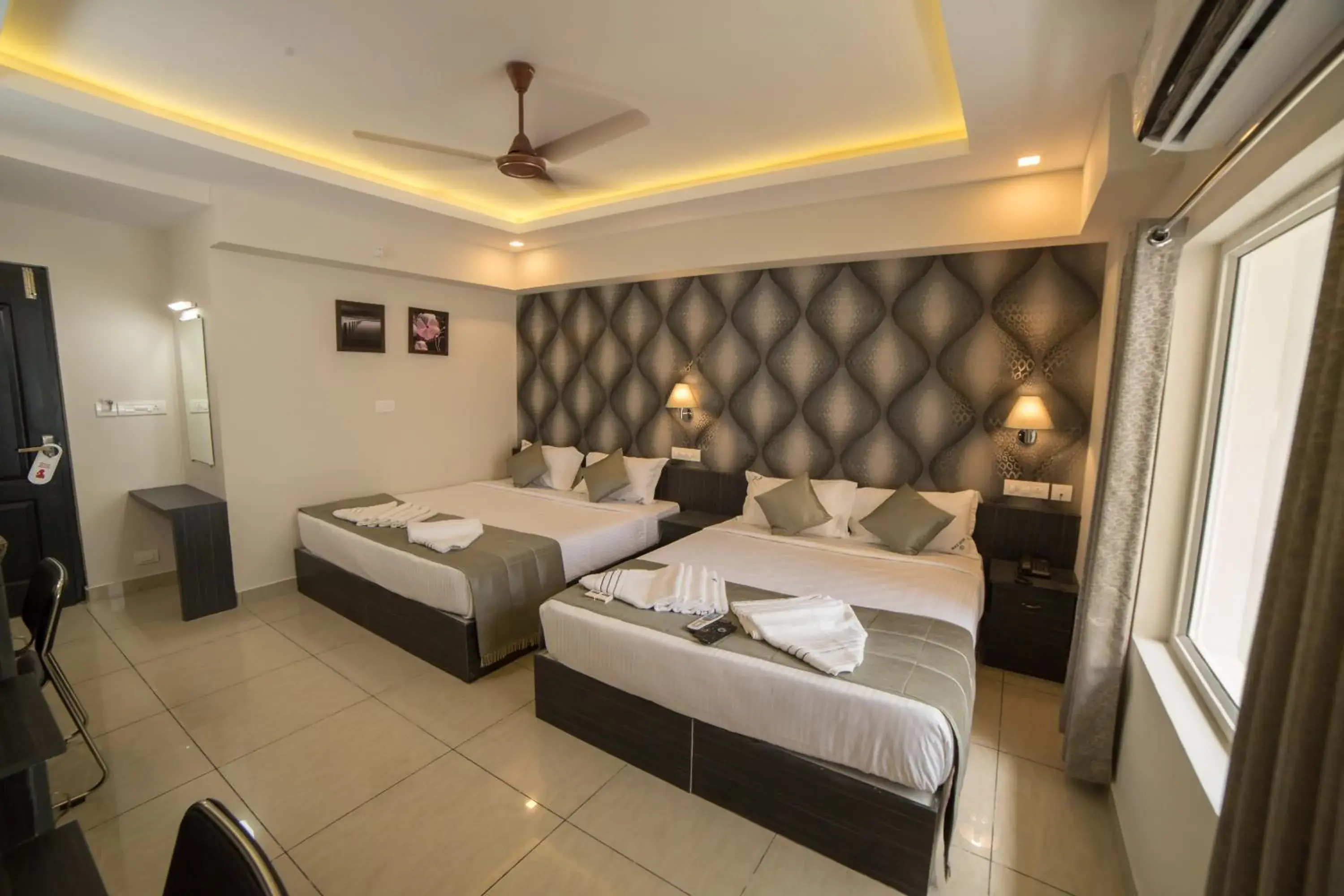 Bedroom, Bed in South Gate Residency Bedroom, Bed in South Gate Residency