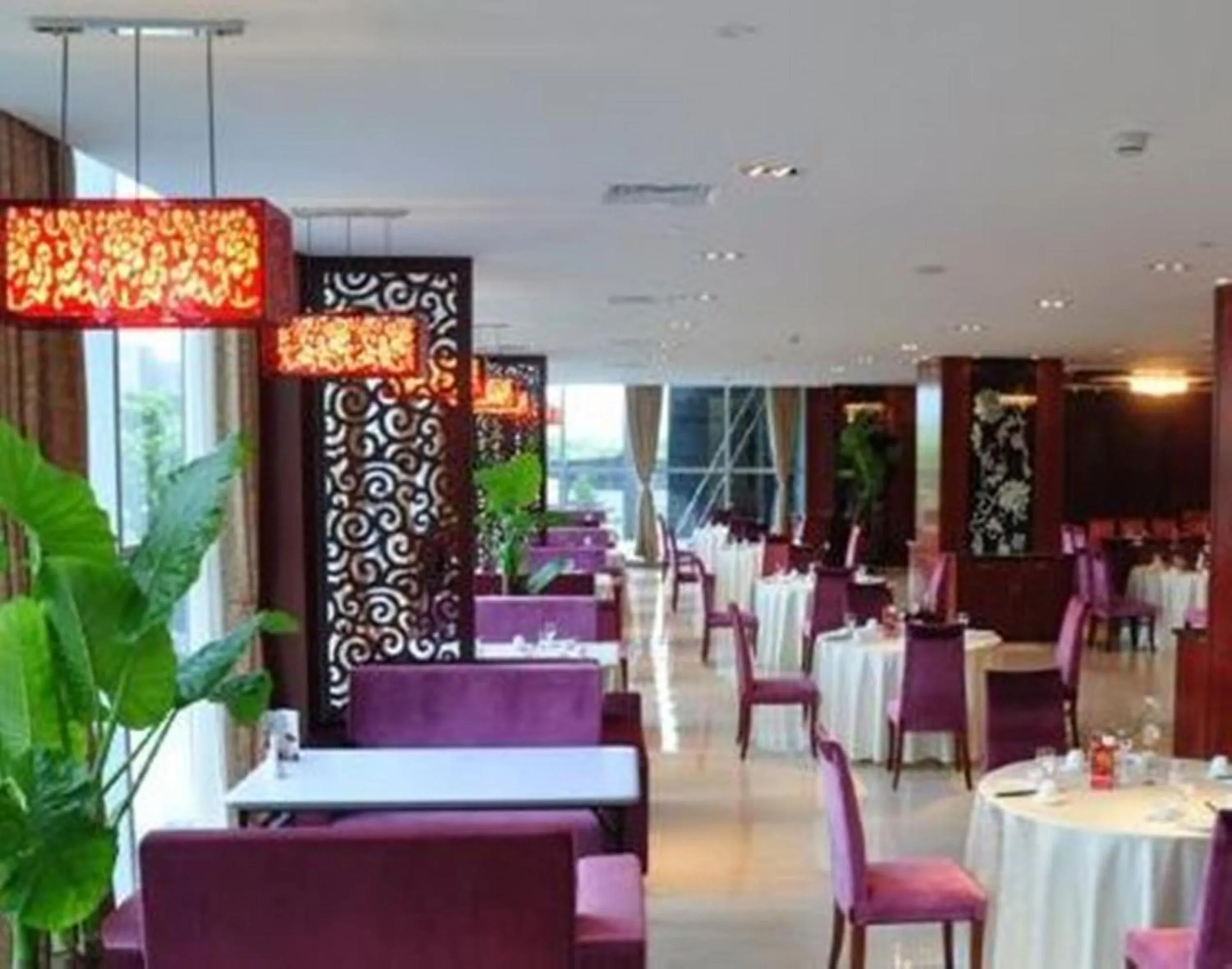 Restaurant/Places to Eat in Ramada Plaza by Wyndham Hangzhou Riverside
