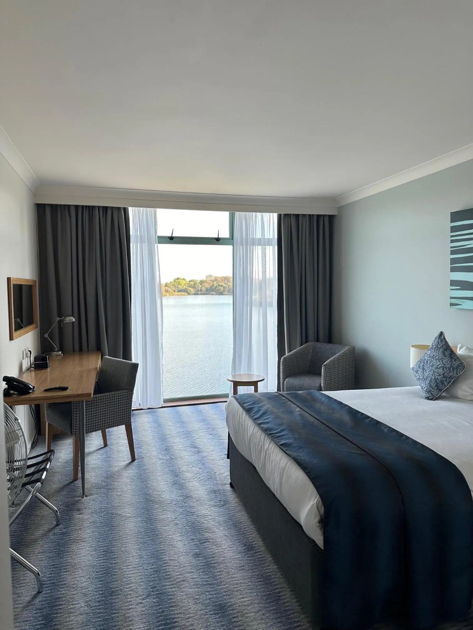 Bedroom, Bed in De Vere Cotswold Water Park