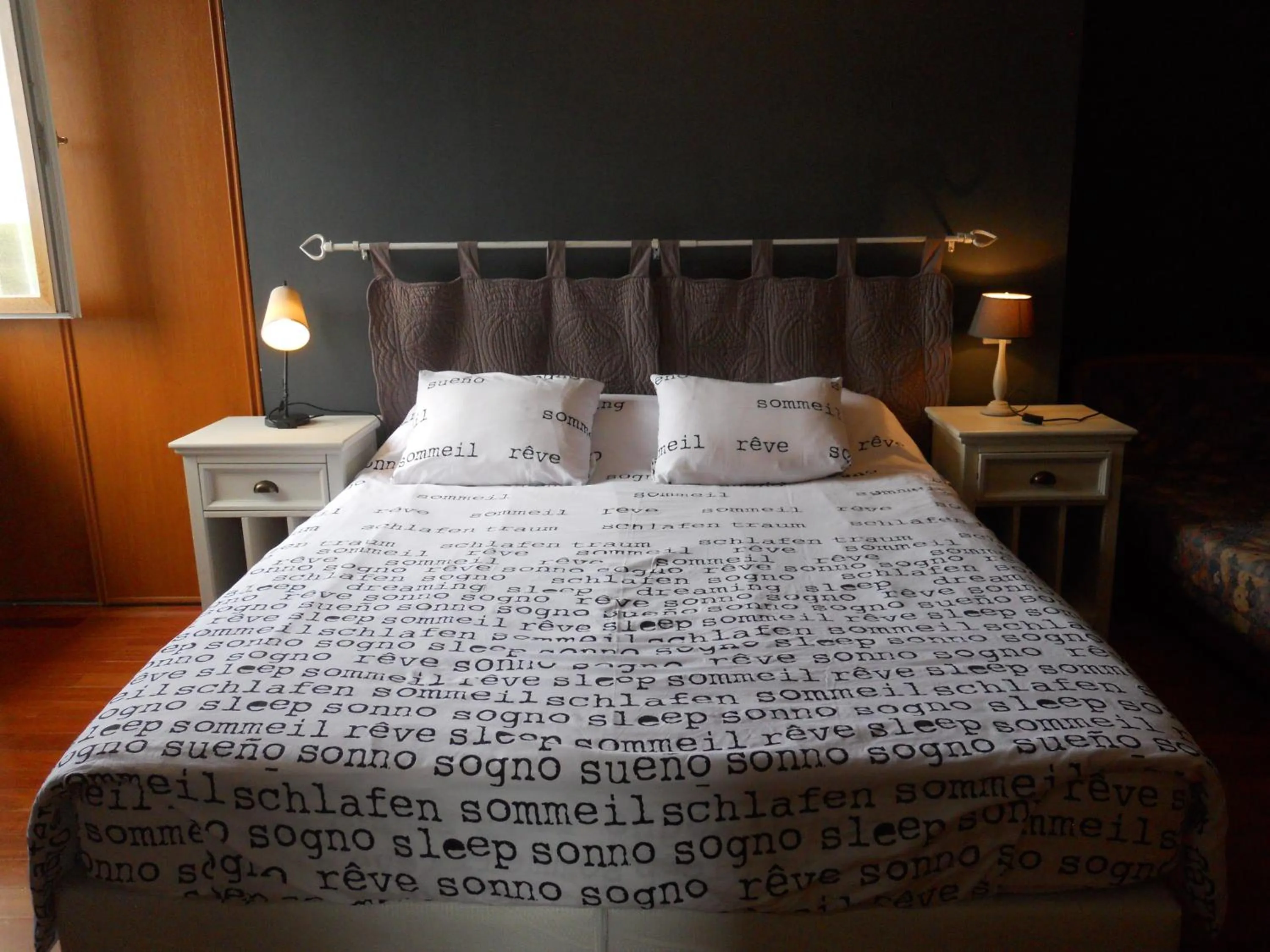 Bed in Chambres d'Hôtes La Ferme du Bout de la Ville