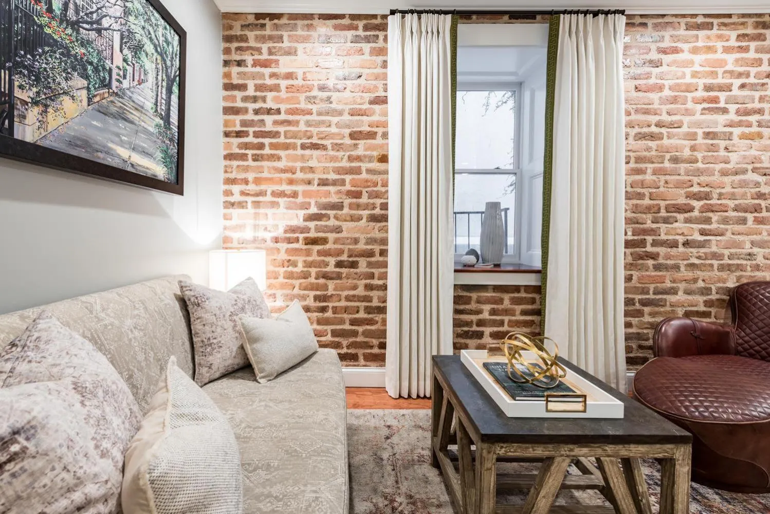 Living room in The Quarters on Vendue