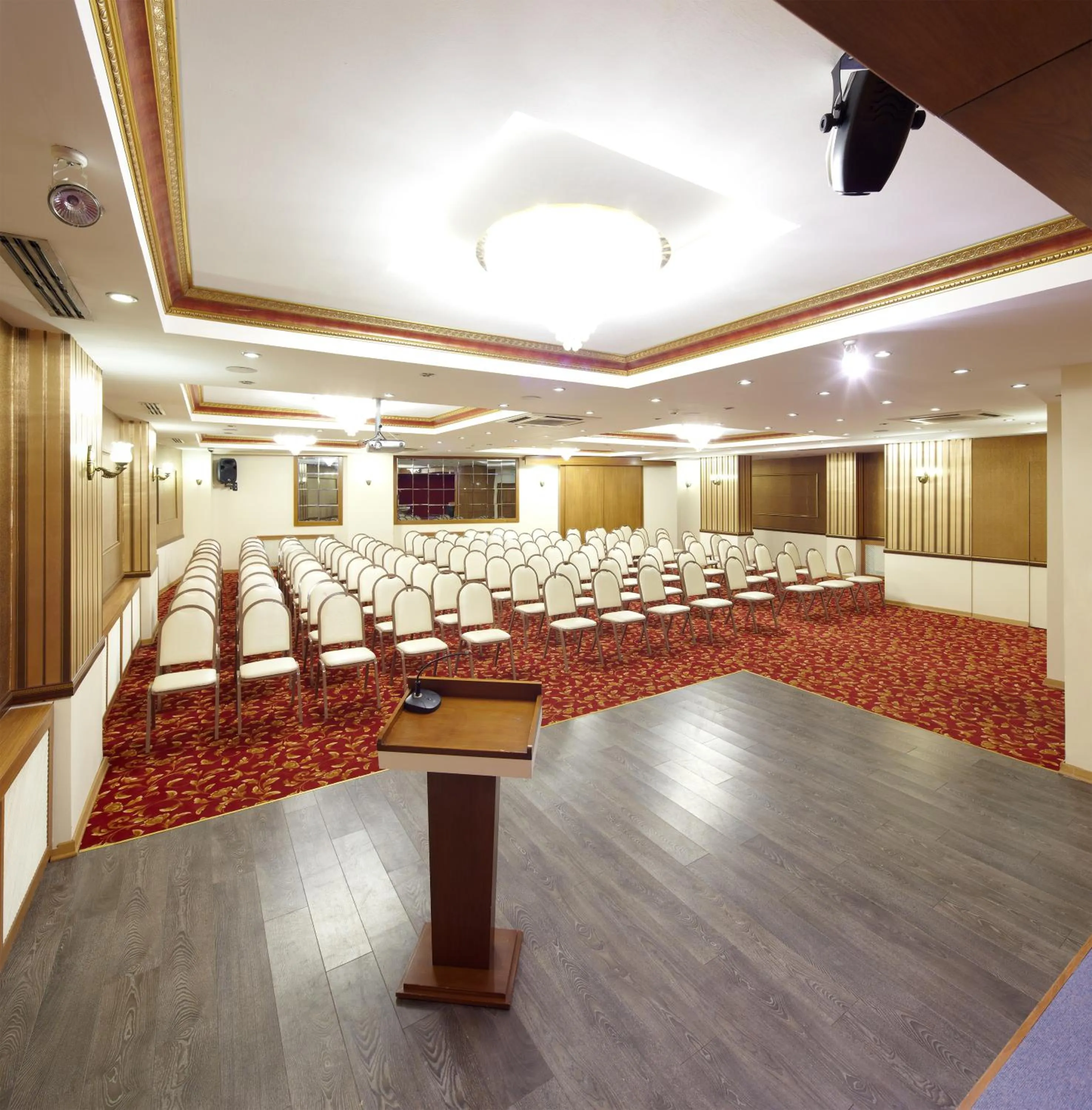 Meeting/conference room in Buruciye Hotel