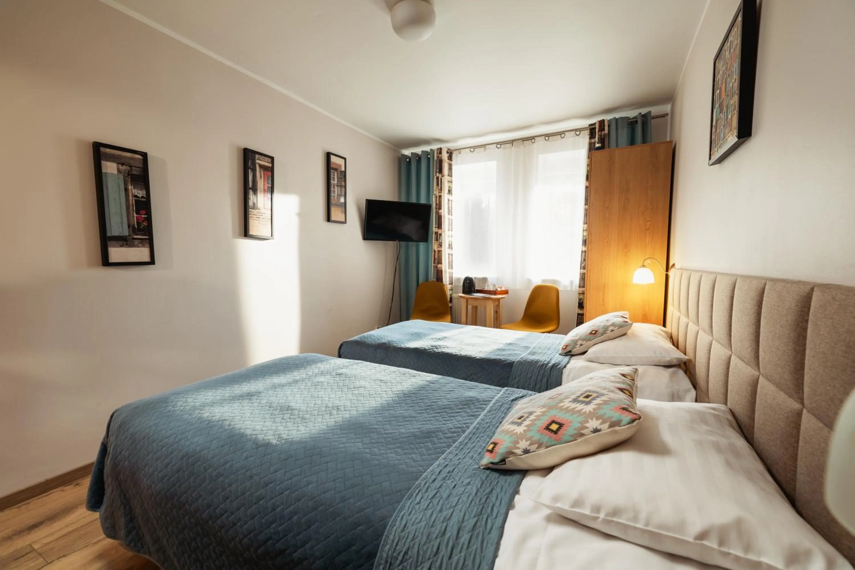 Bed in Villa Toscania-check in 24h