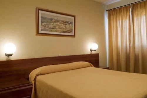 Photo of the whole room, Bed in Hotel Avenida