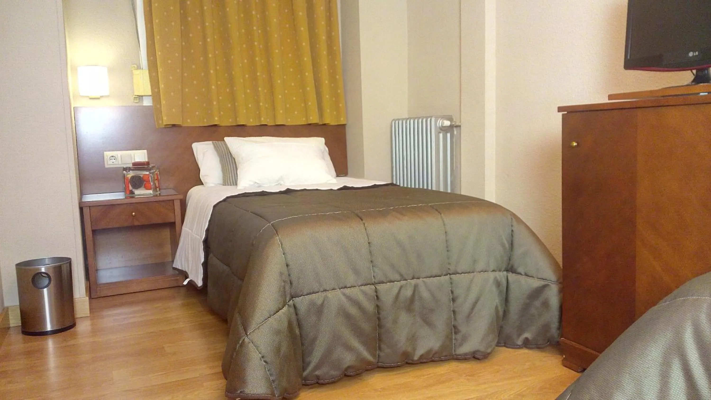 Bed in Hotel Avenida