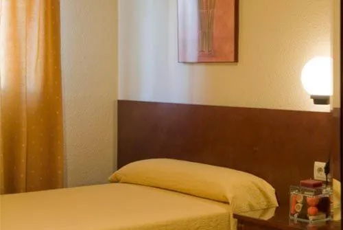 Photo of the whole room, Bed in Hotel Avenida