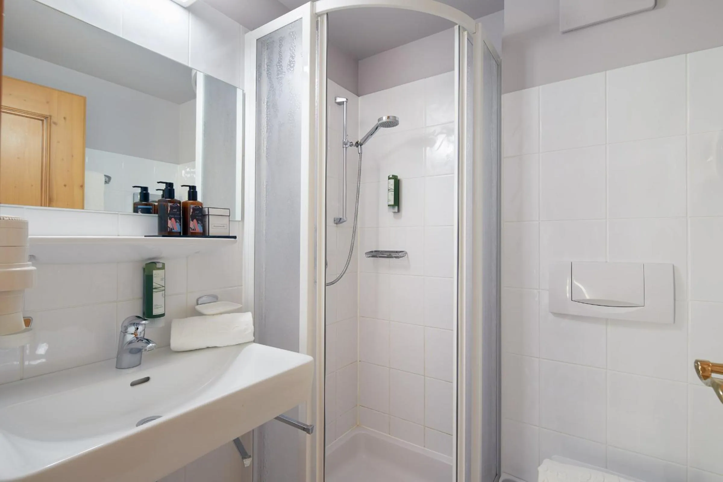 Shower in Adler Inn Tyrol Mountain Resort SUPERIOR