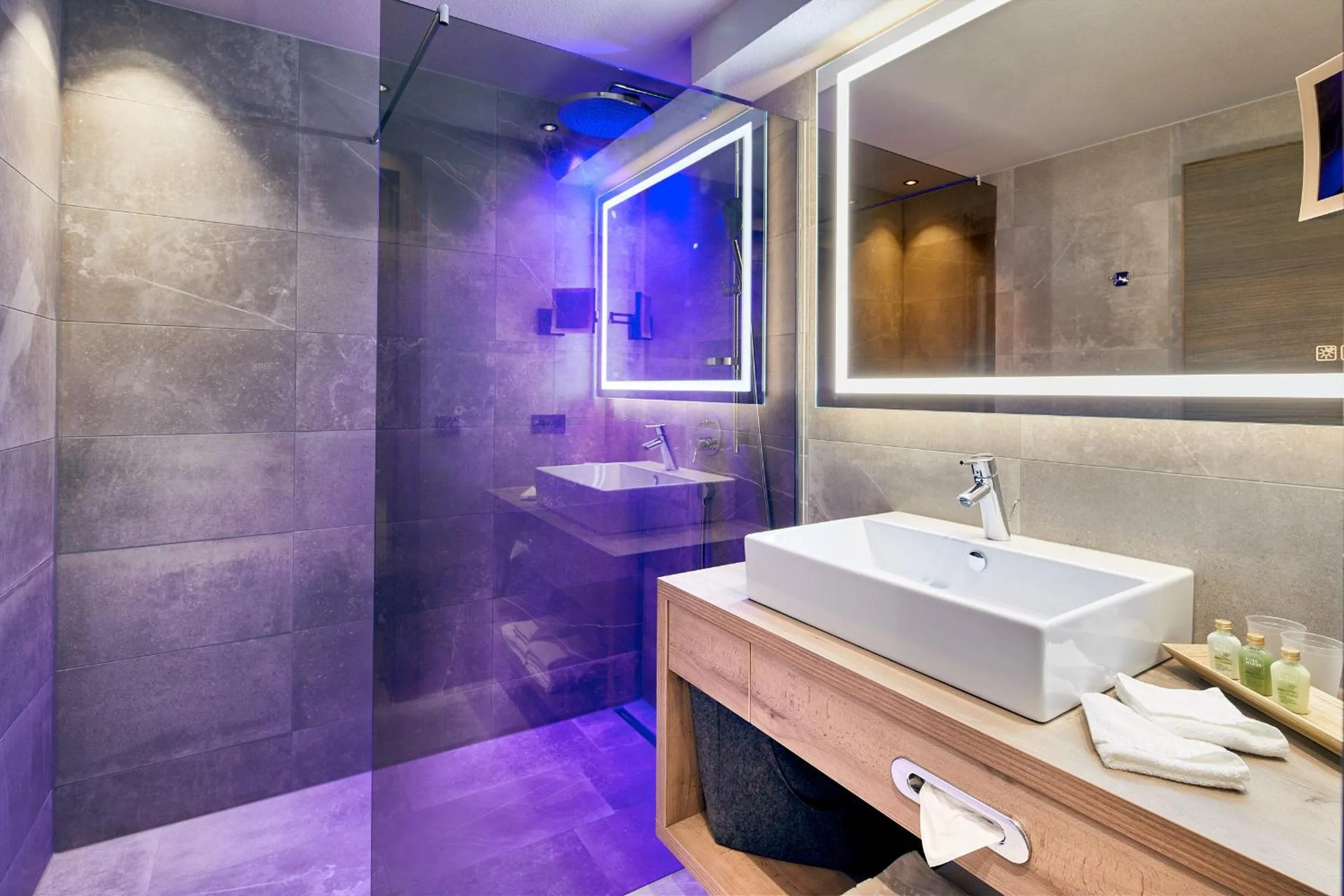 Shower in Adler Inn Tyrol Mountain Resort SUPERIOR