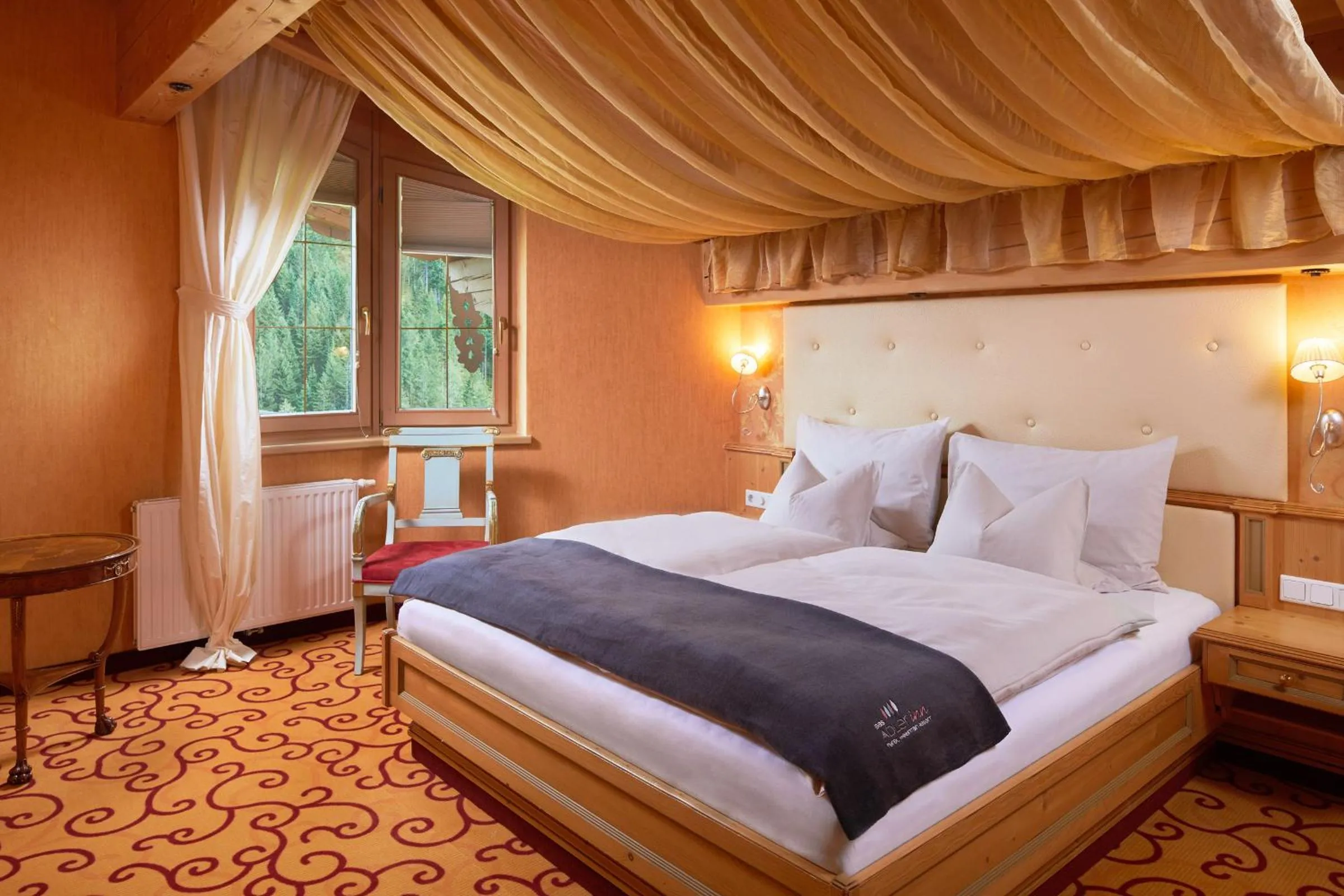 Photo of the whole room, Bed in Adler Inn Tyrol Mountain Resort SUPERIOR