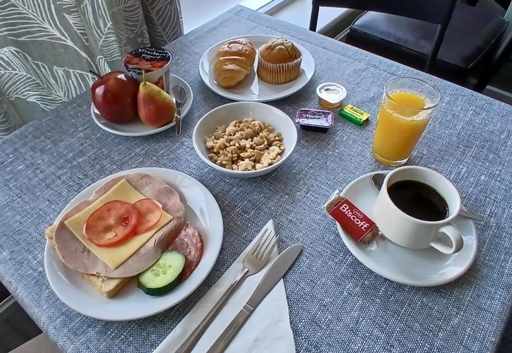 Breakfast in The Langtry Hotel