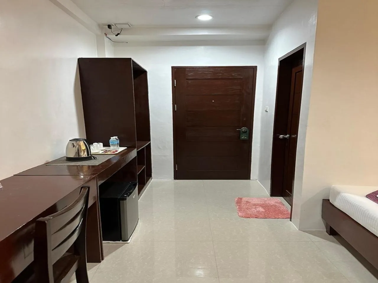 Photo of the whole room, Bed in Zosimo's Inn