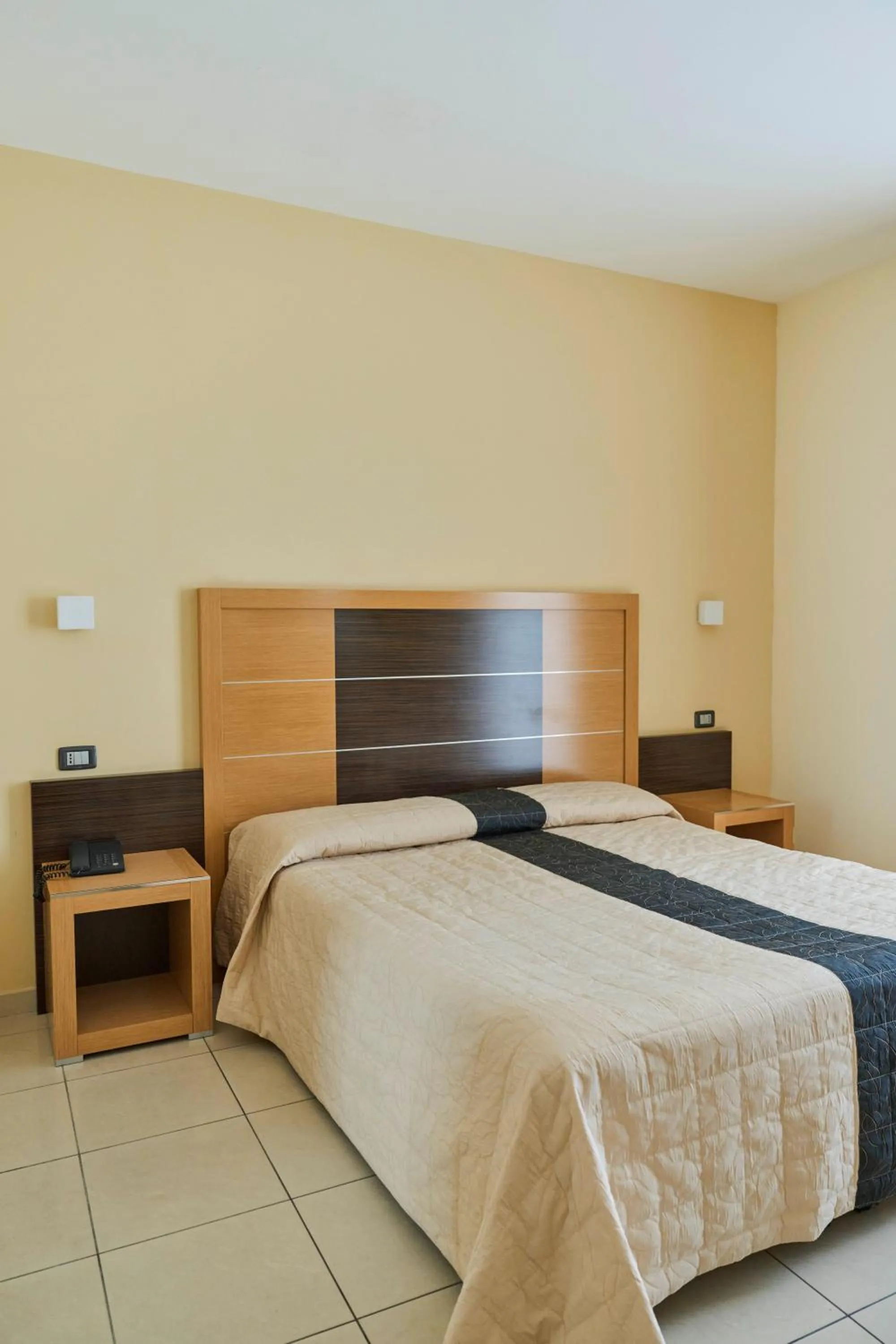 Bedroom, Bed in Ticho's Greenblu Hotel