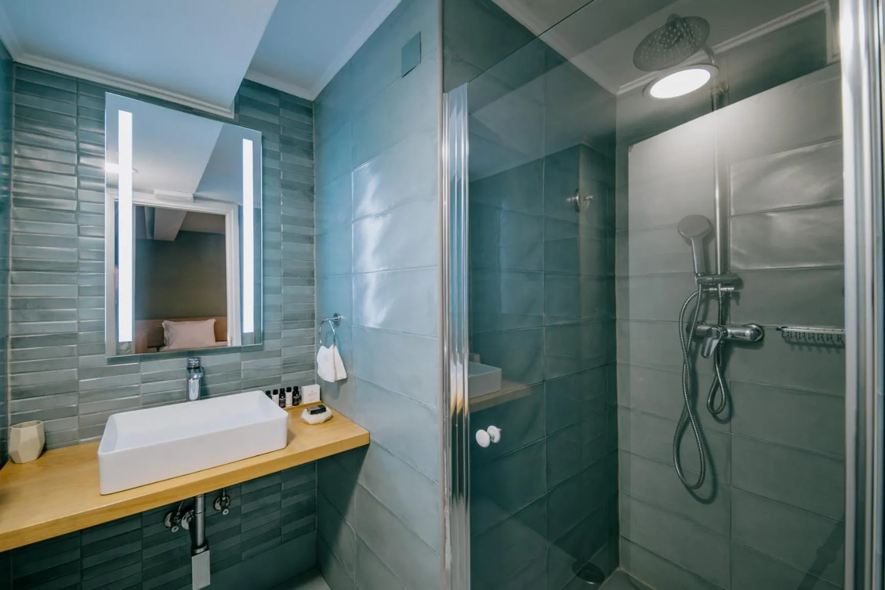 Shower in Chios City Inn