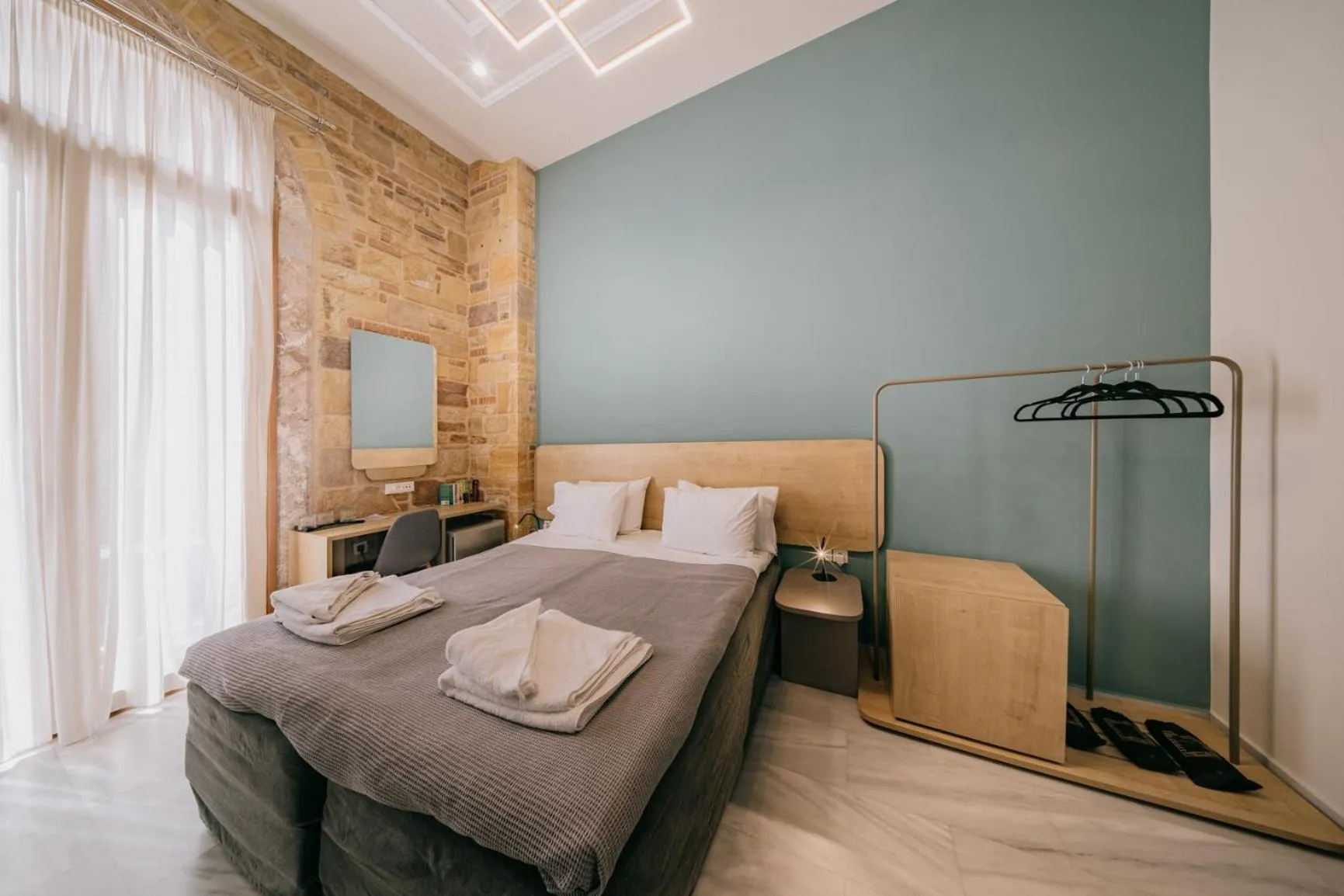 TV and multimedia, Bed in Chios City Inn