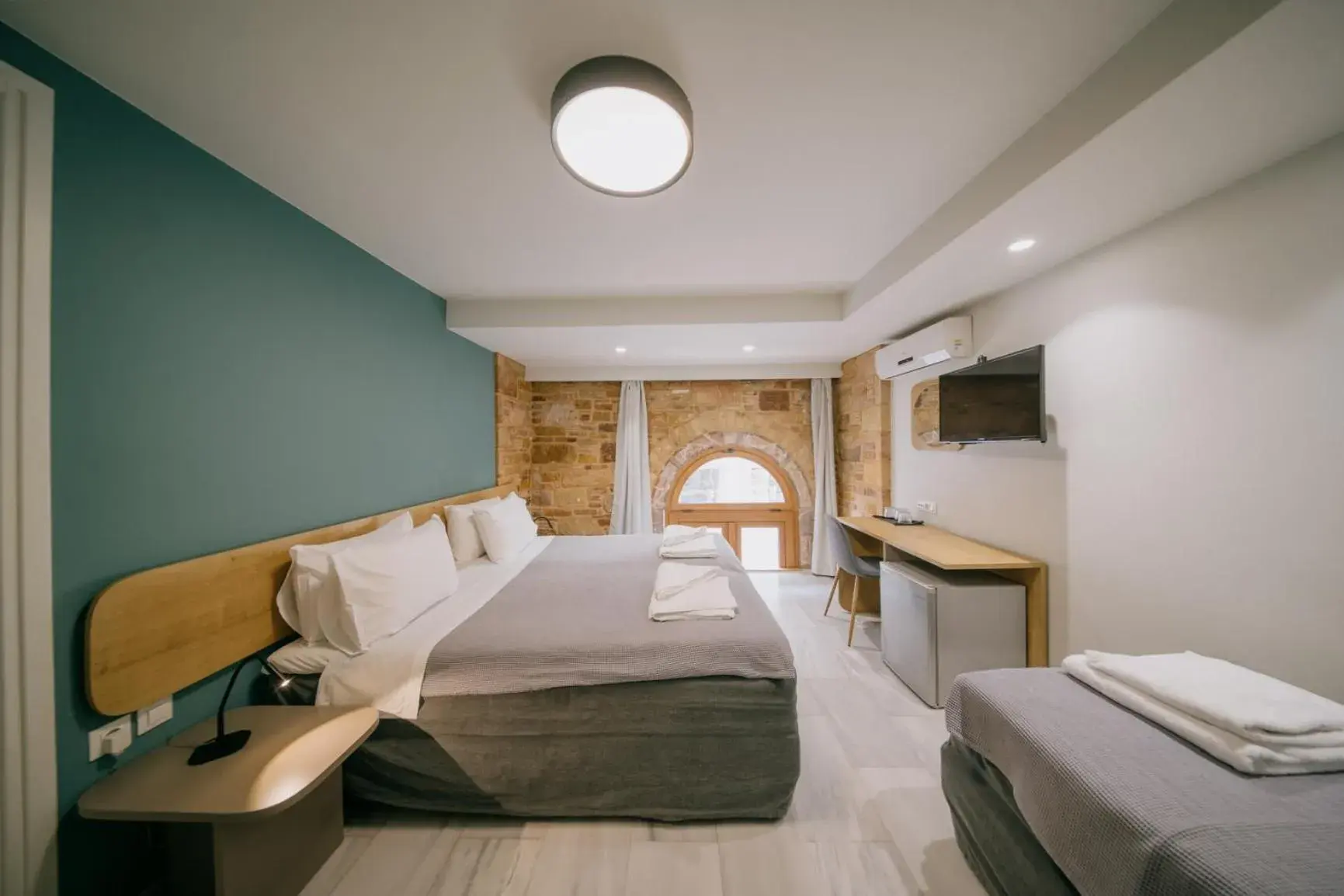 Standard Triple Room in Chios City Inn Standard Triple Room in Chios City Inn