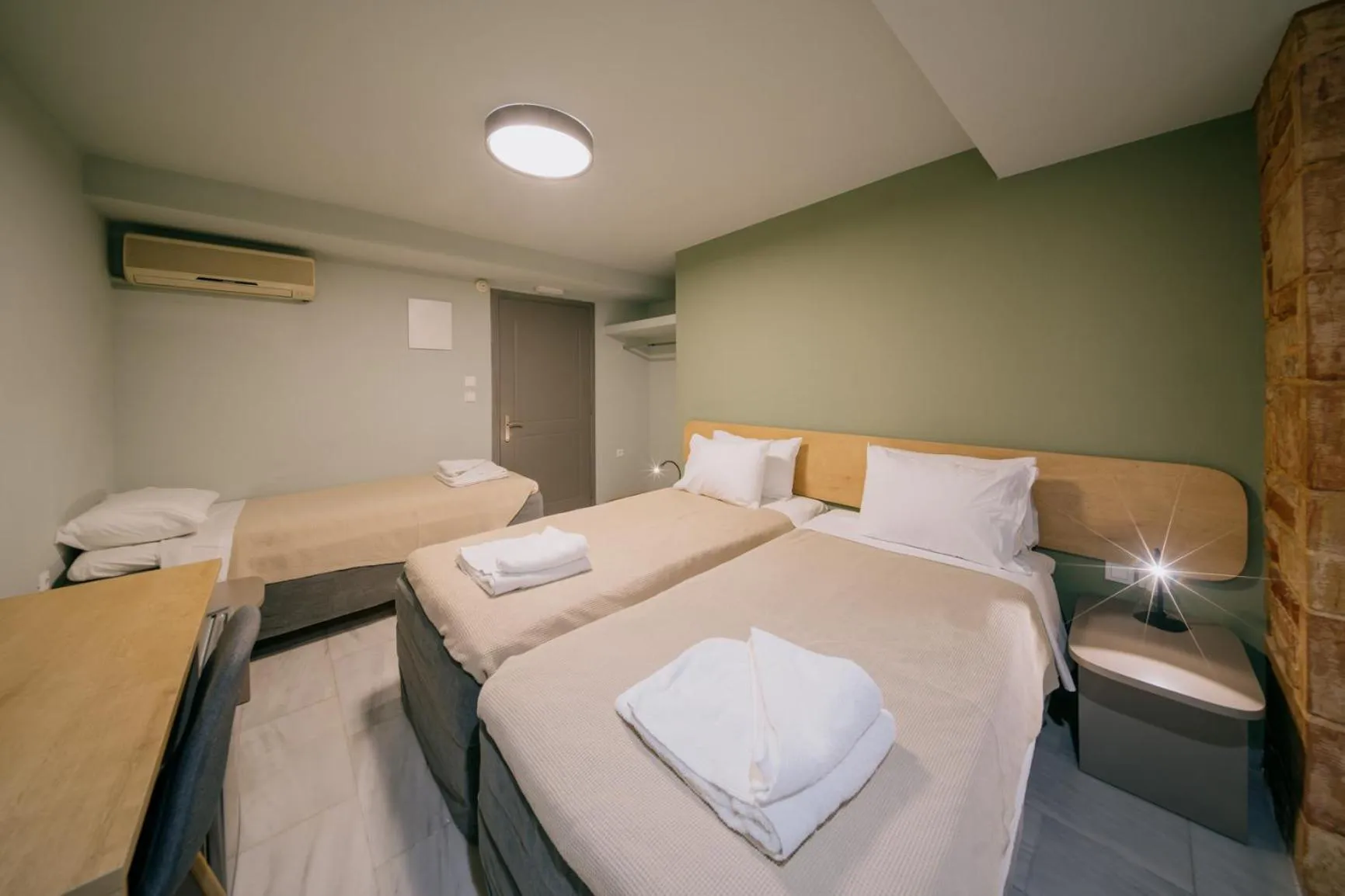 Photo of the whole room, Bed in Chios City Inn