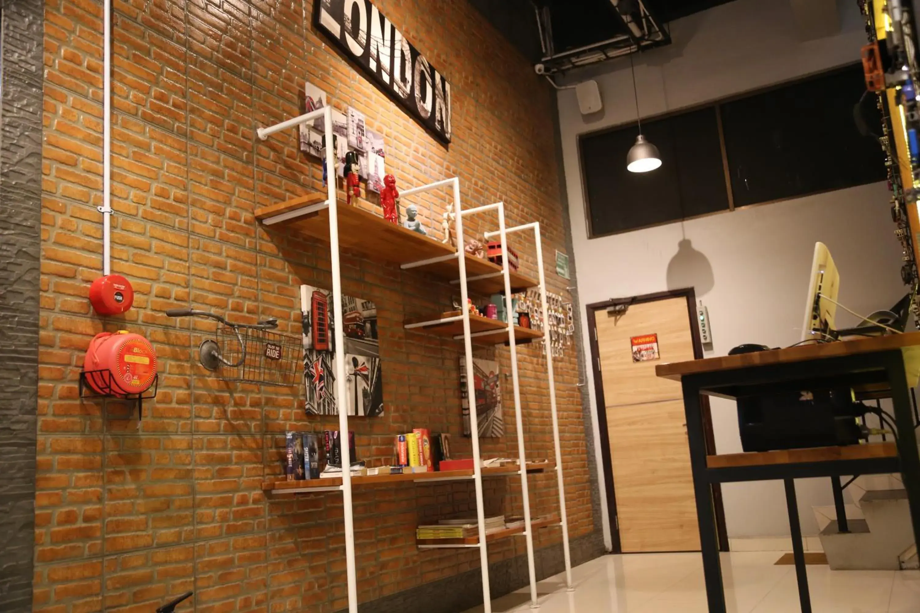 Property building in Istanaku Property building in Istanaku