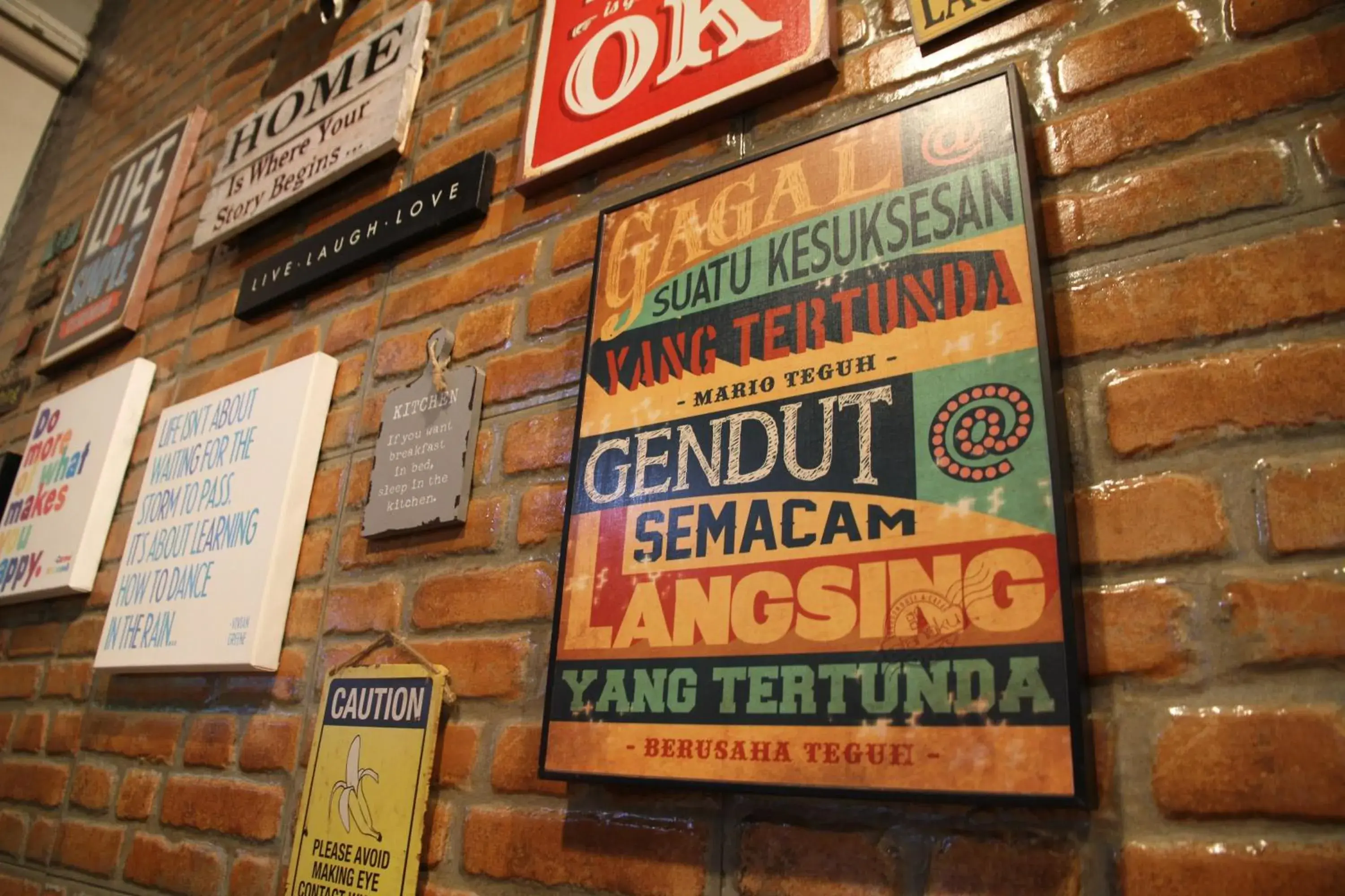 Property building in Istanaku Property building in Istanaku