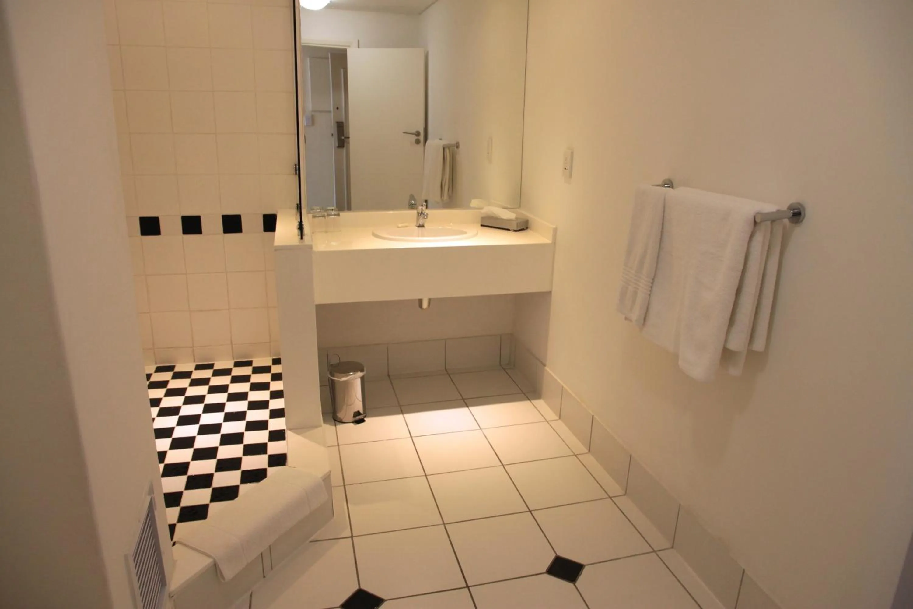 Bathroom in Innscape Classic Hotel