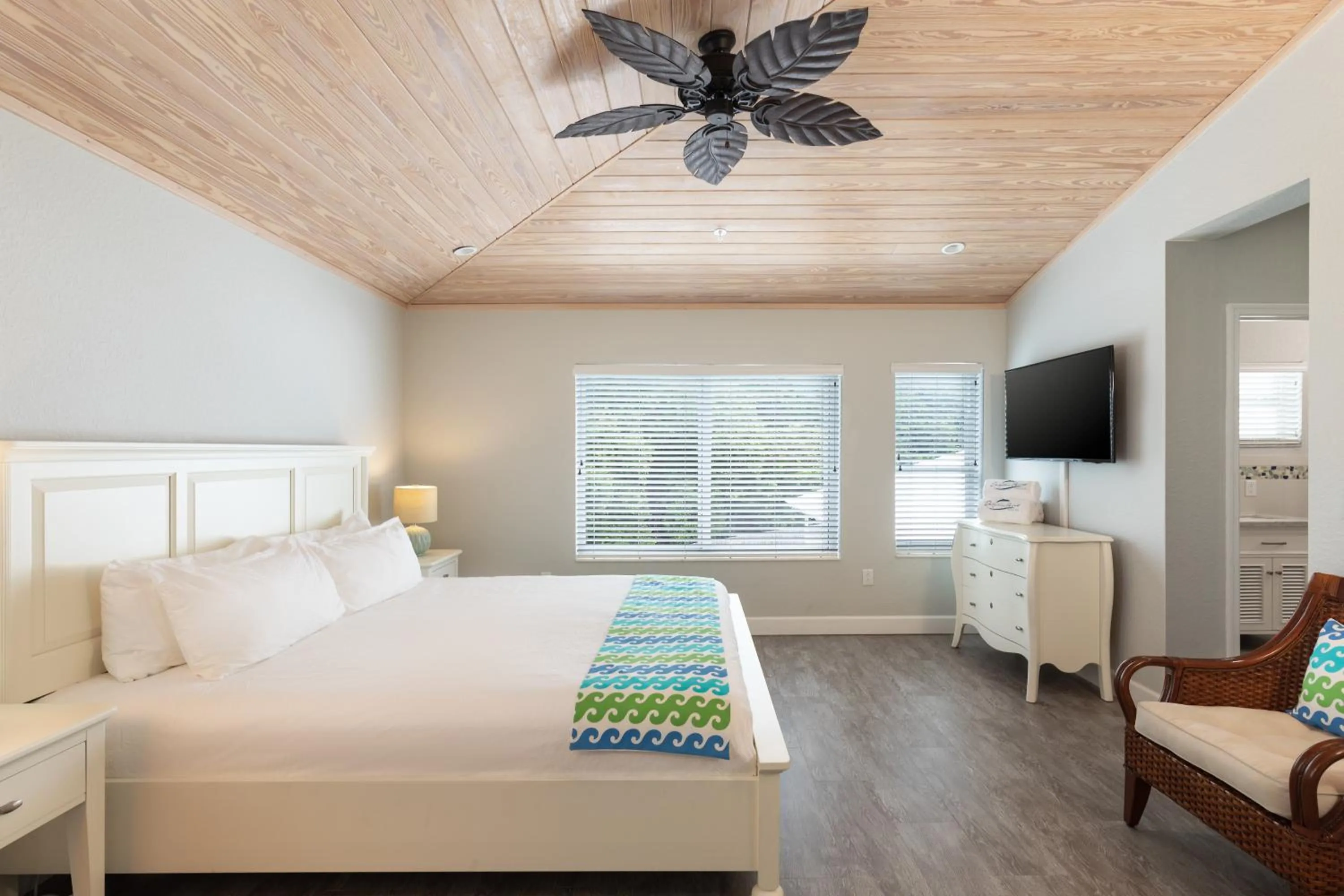 Bed in Dolphin Point Villas