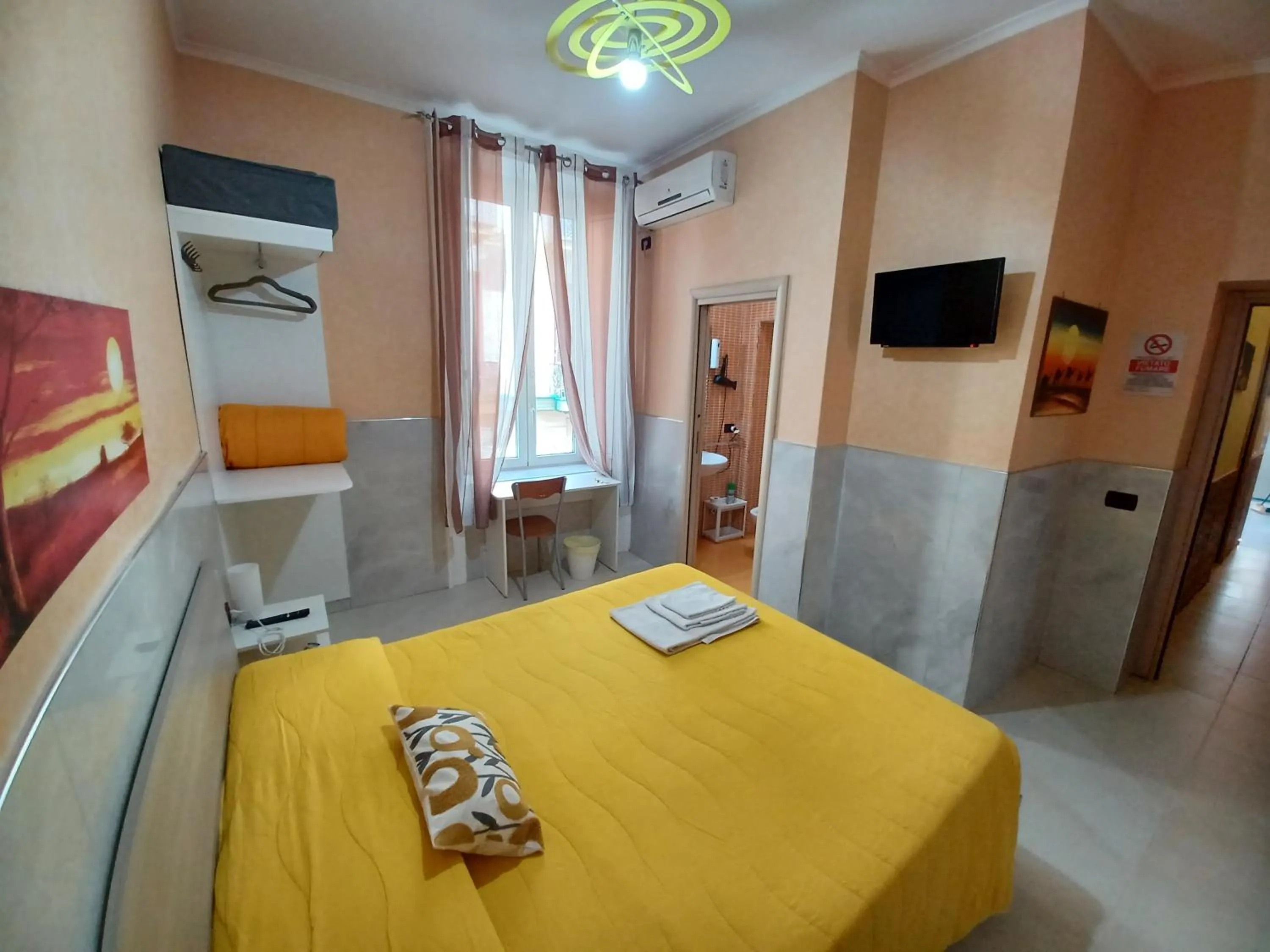 Bedroom, Bed in B&B Quattro Palazzi Napoli Centro
