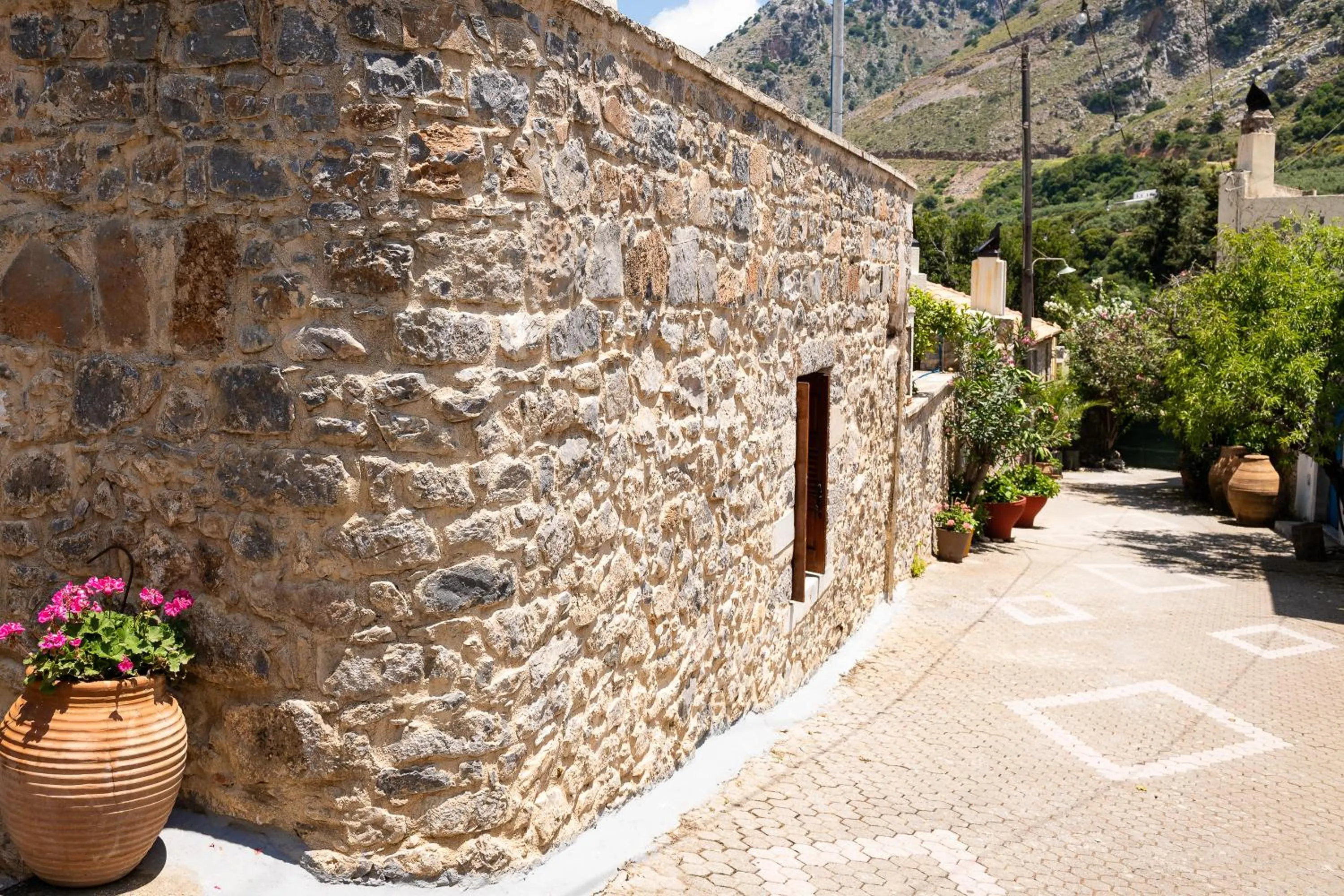 Property building in Metohi Nature Living